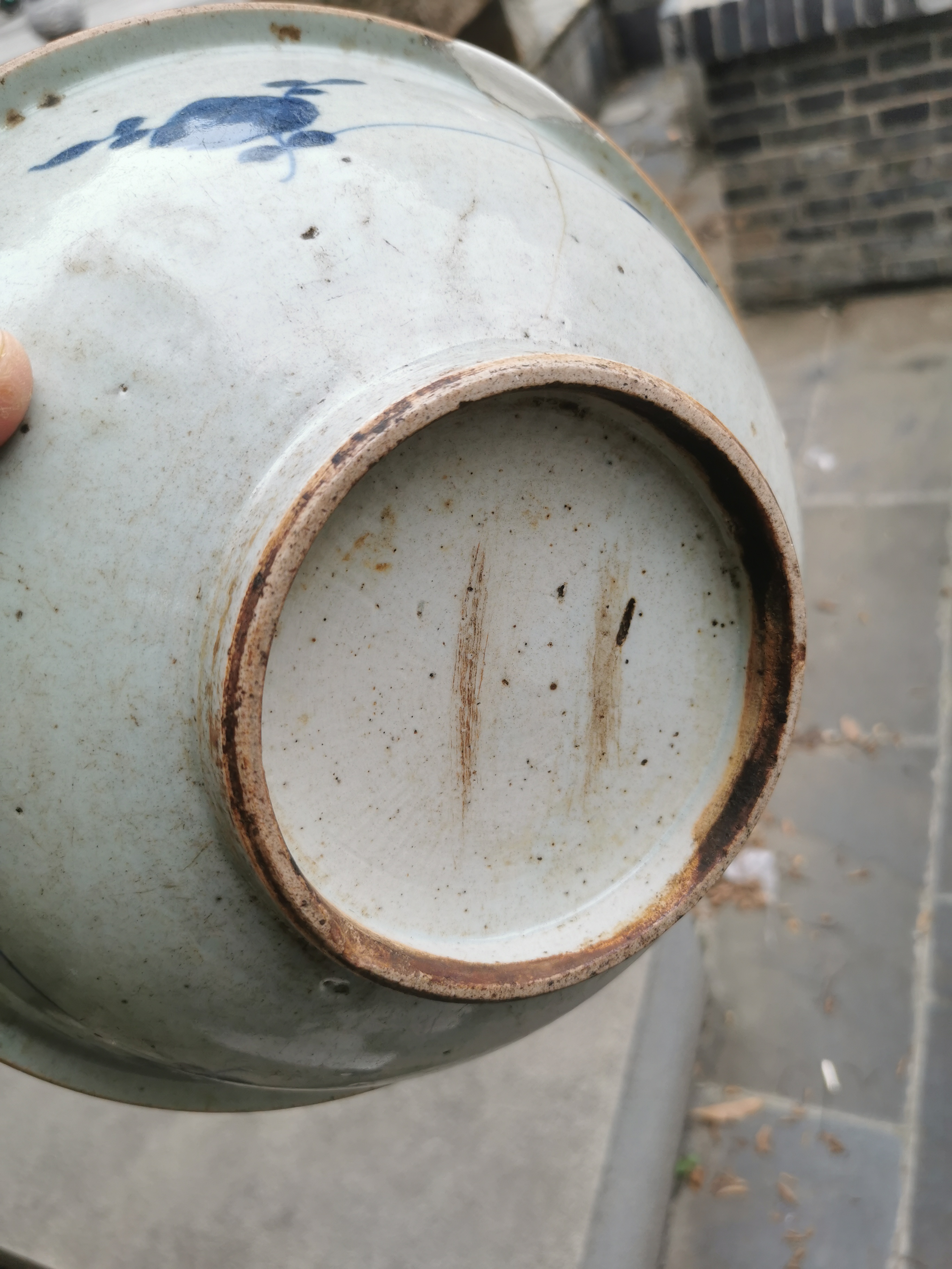 清中早期民窑青花风景图大海碗,高10厘米,碗径28厘米,足径11厘米.