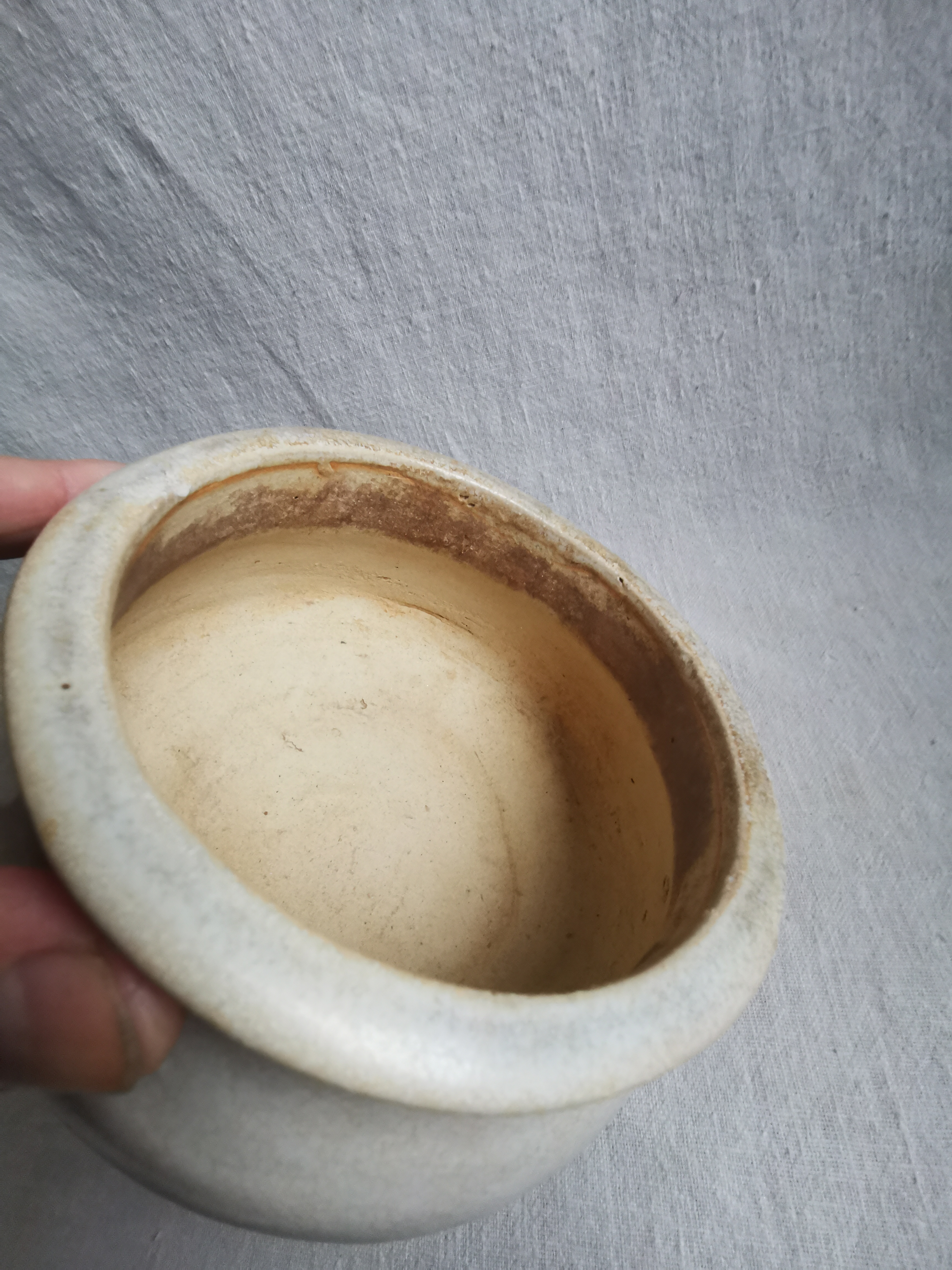 清中晚期广东石湾窑兽耳香炉,高9.5厘米,炉径14.5厘米,底径10厘米.