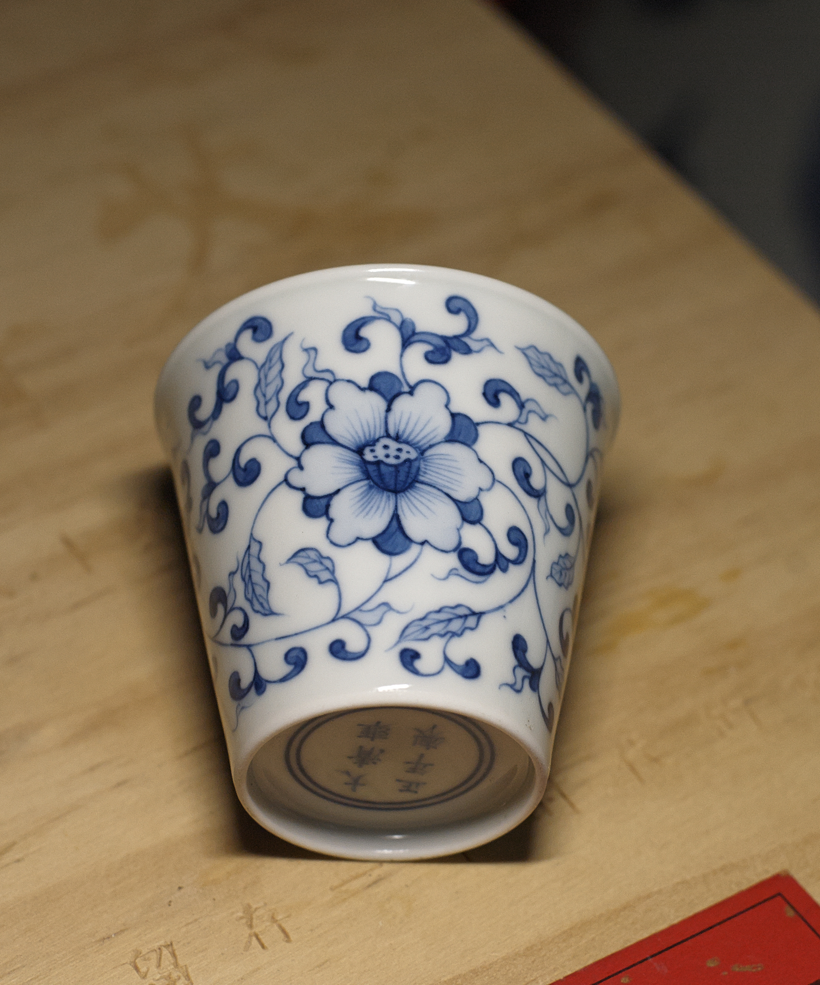 欣赏一下清雍正的纸印青花纹小杯 真品 首先古代不是没有纸印,这样