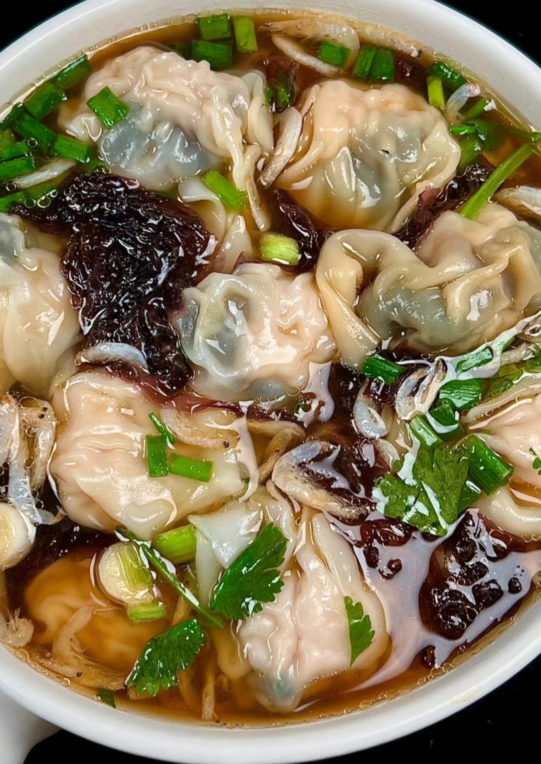 知识校园# #美食#  大家是怎么区别云吞和馄饨的?