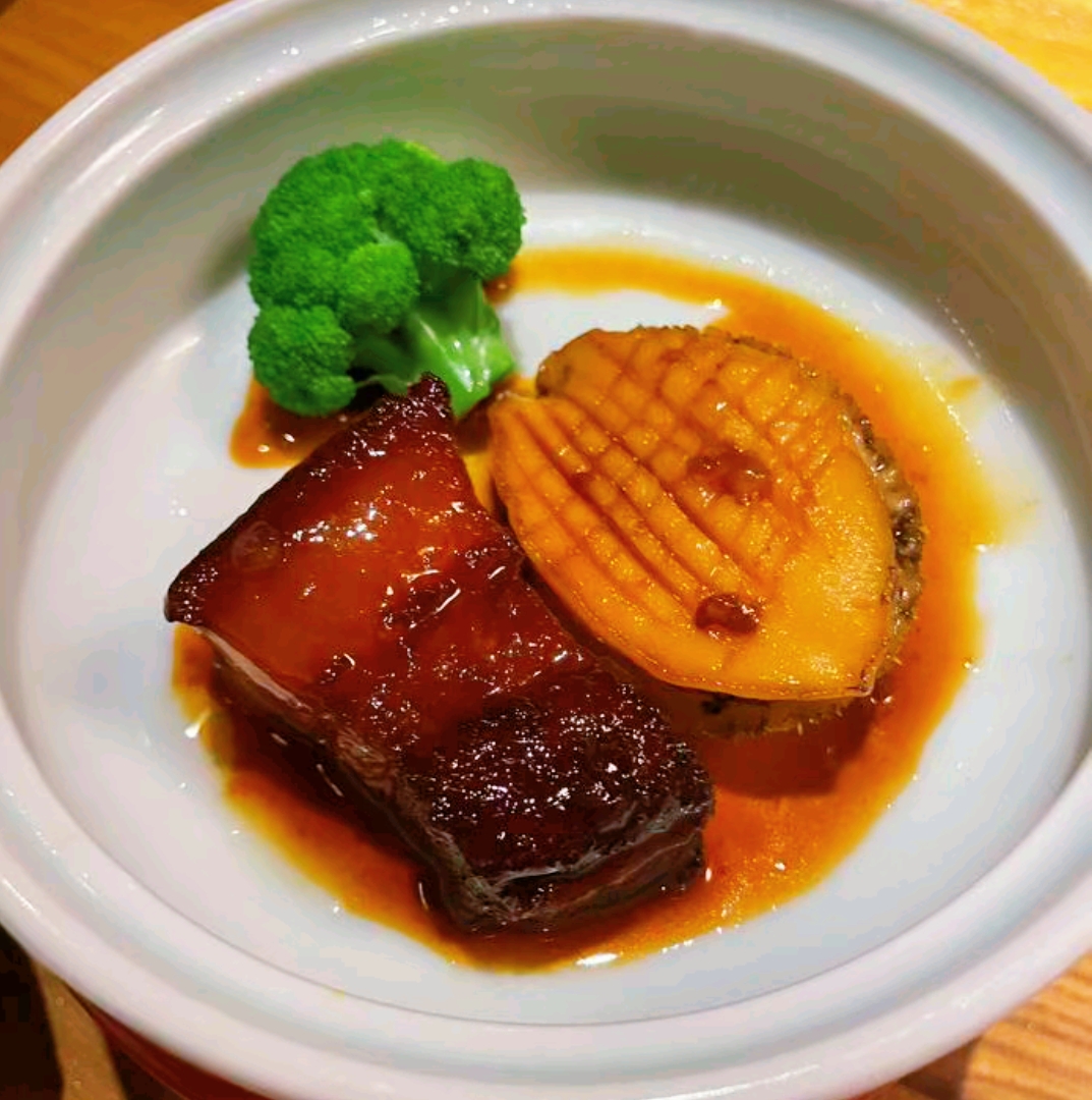 哥哥不敢待在家里查成绩,找我出来散散心