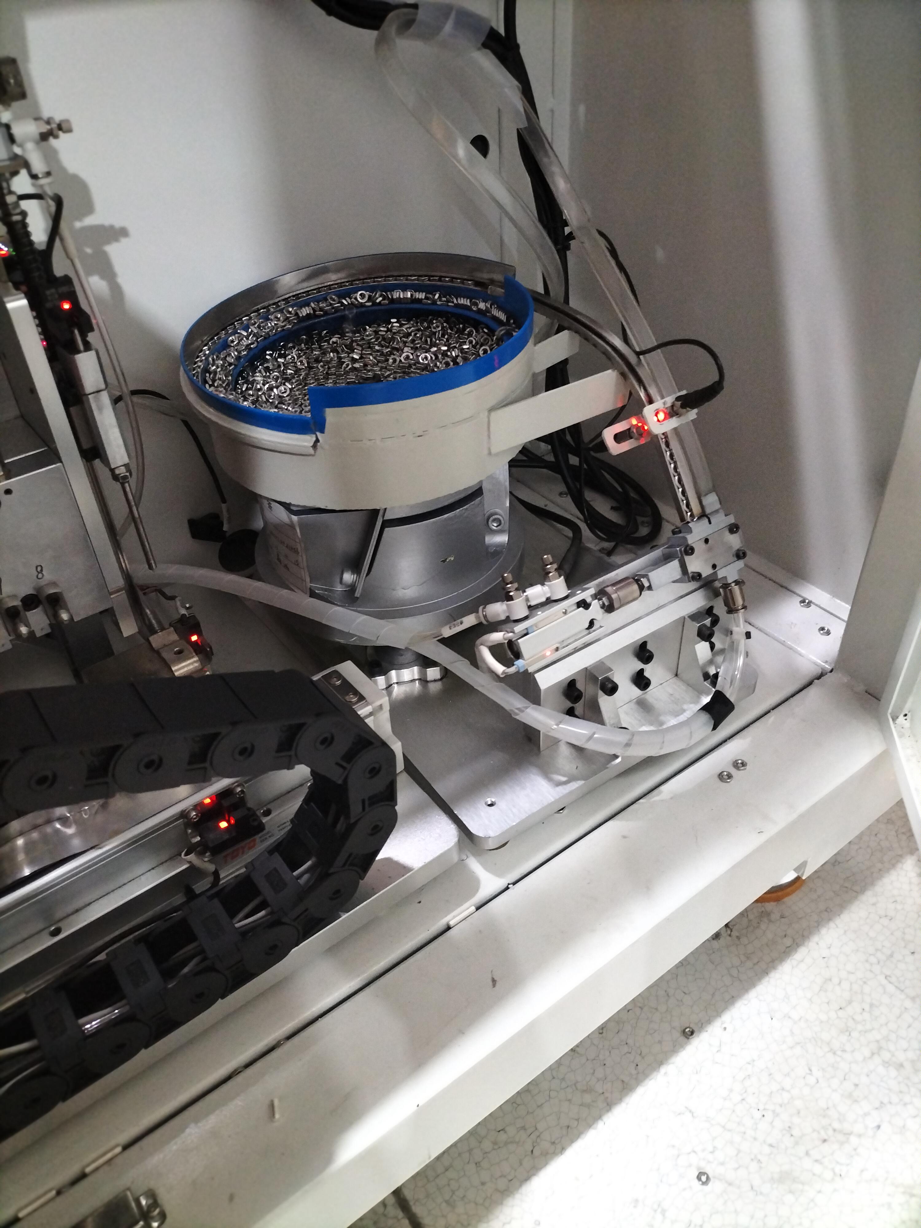 开心的是,两人不再划线抢桌面