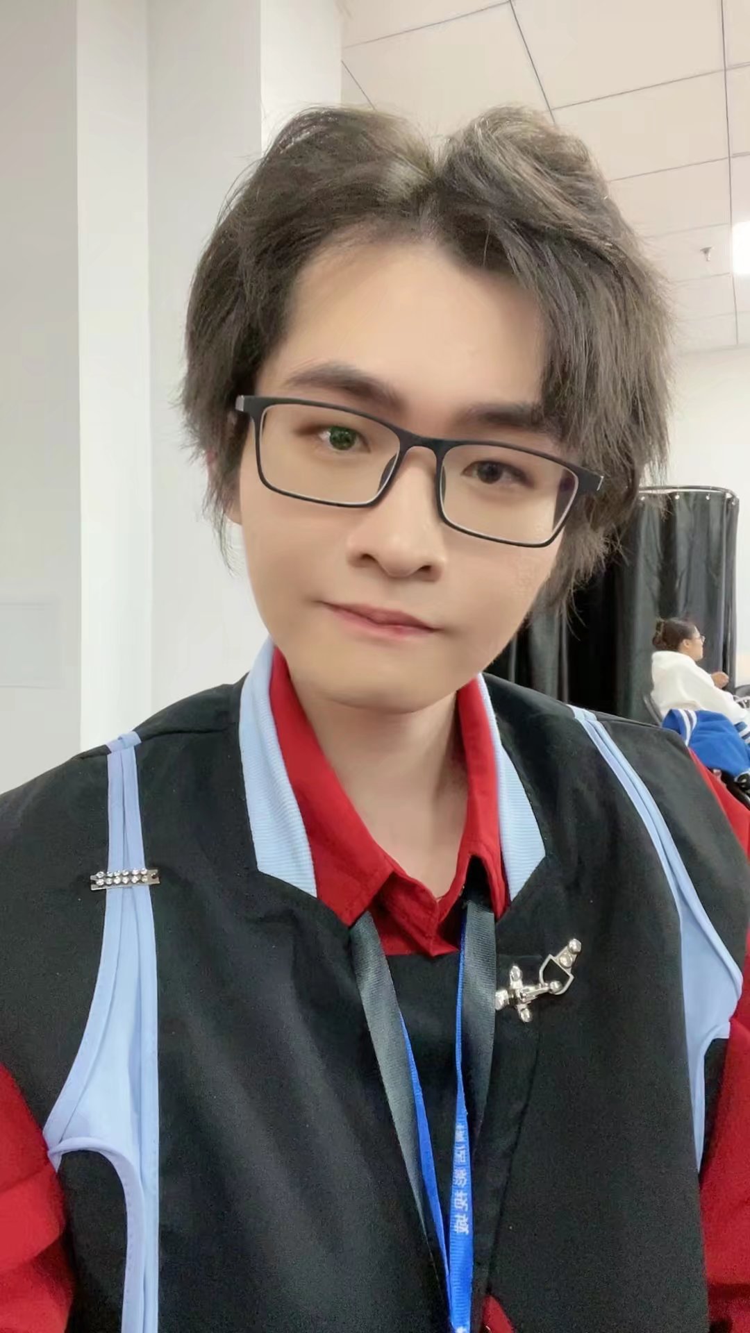 发现了叶洛洛的照片……确认他是男的了
