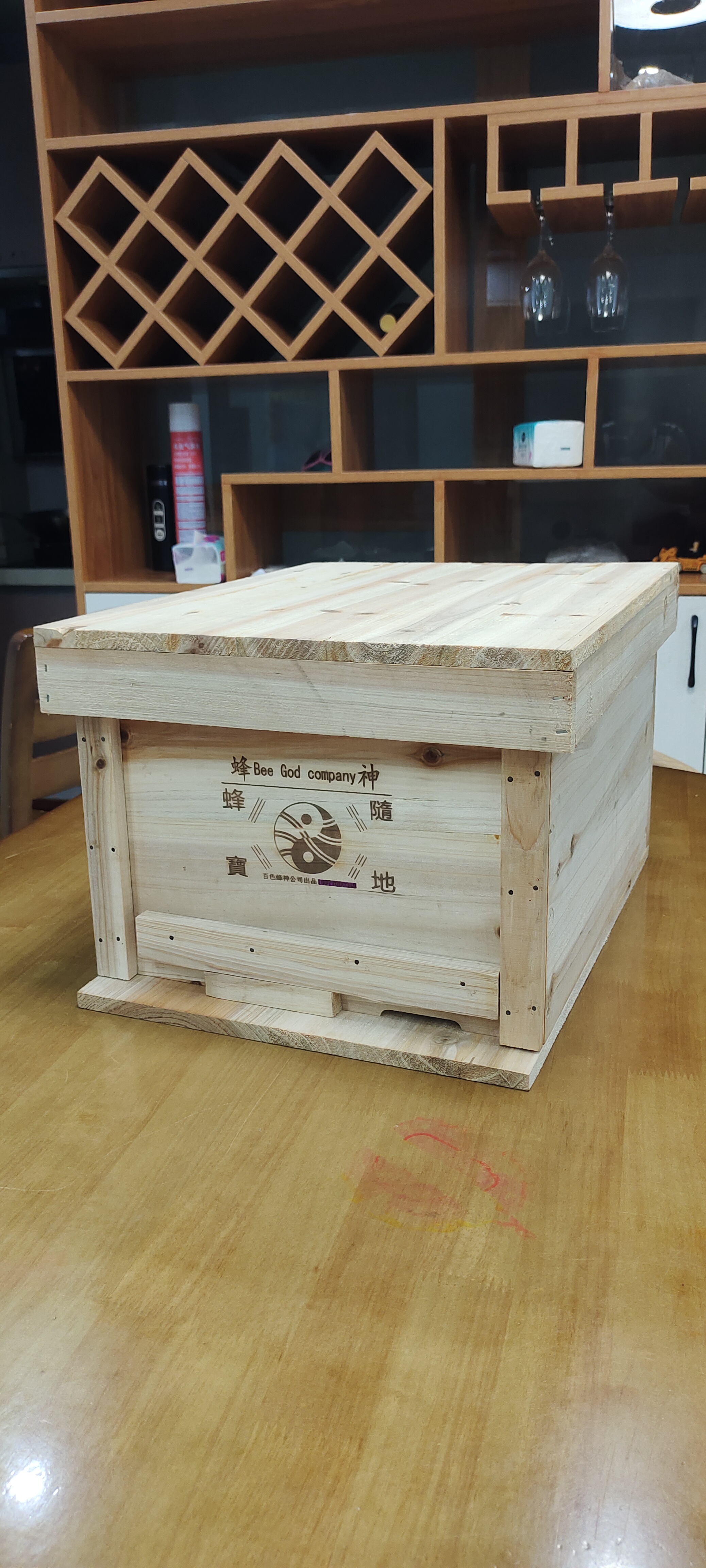 百色蜜蜂箱厂,百色蜜蜂种,蜜蜂箱,蜜蜂群