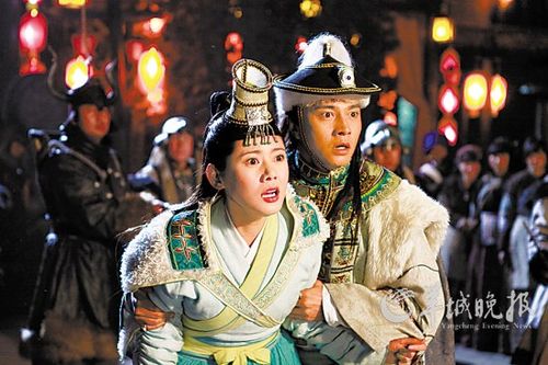 故事以明代丽江木氏土司家族为叙事核心,围绕土司继承权展开腥风血雨