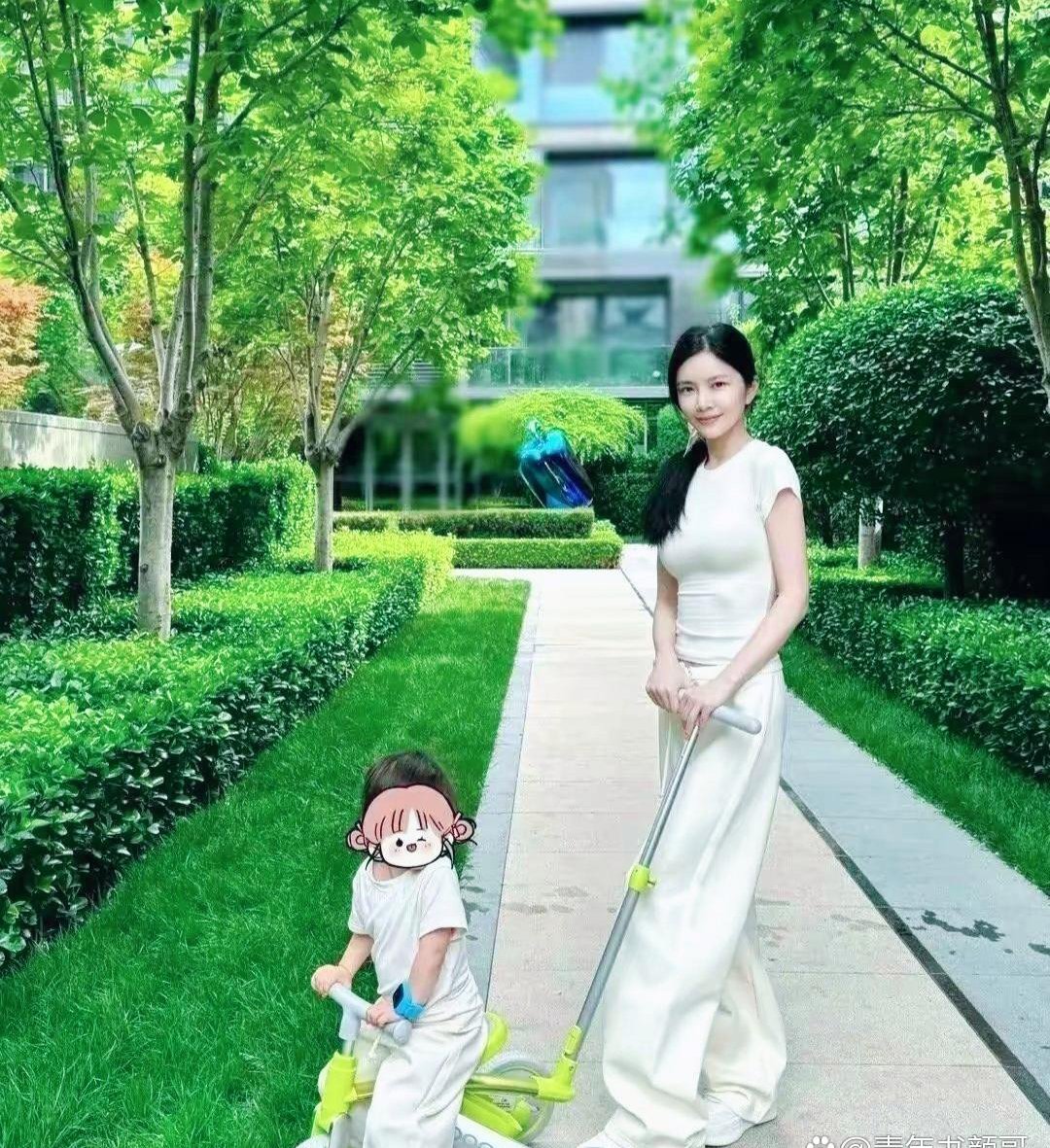 杜淳老婆好年轻啊,生完宝宝,还是这么优雅丽质.
