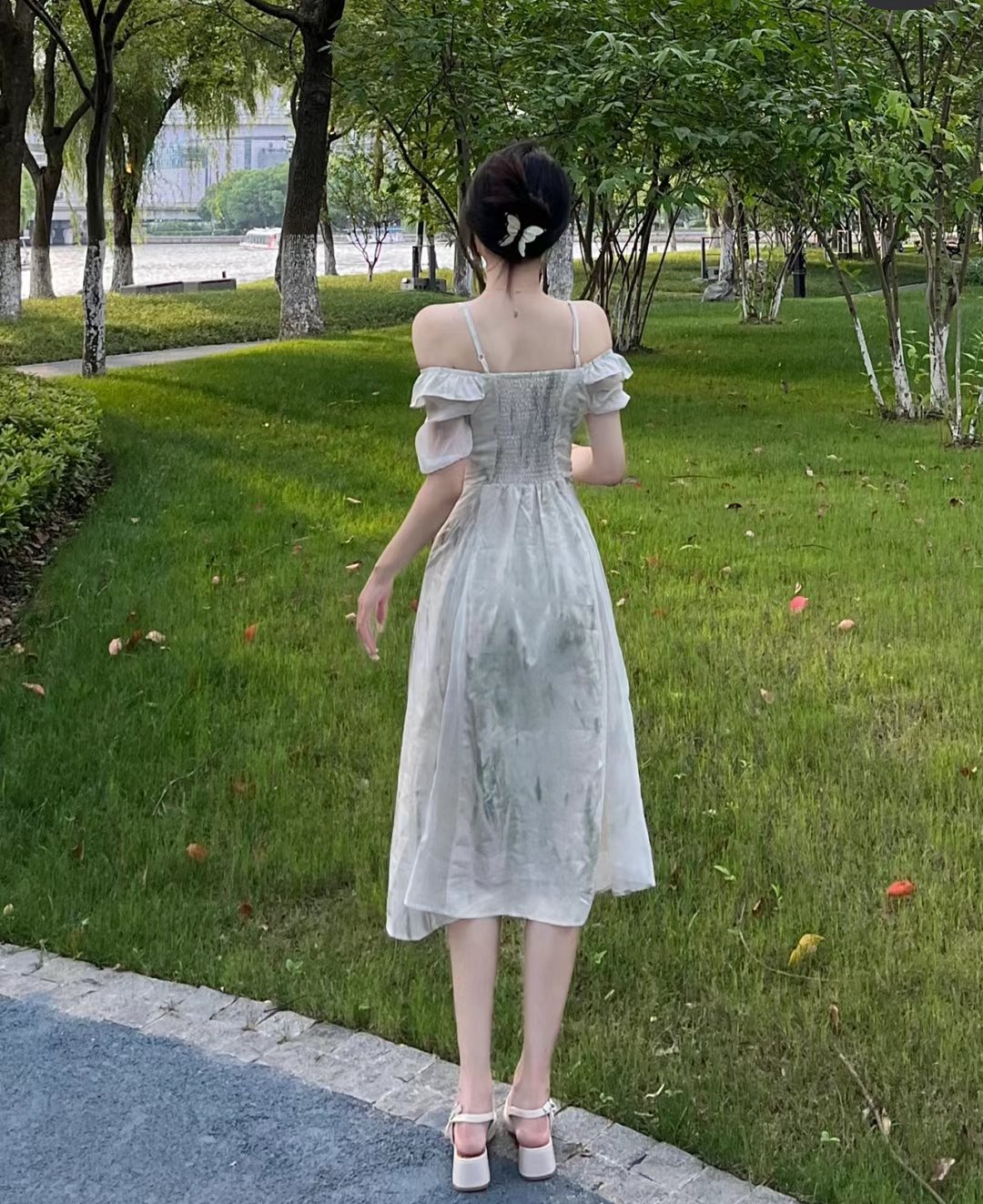 看背影就是一条非常温柔的裙子