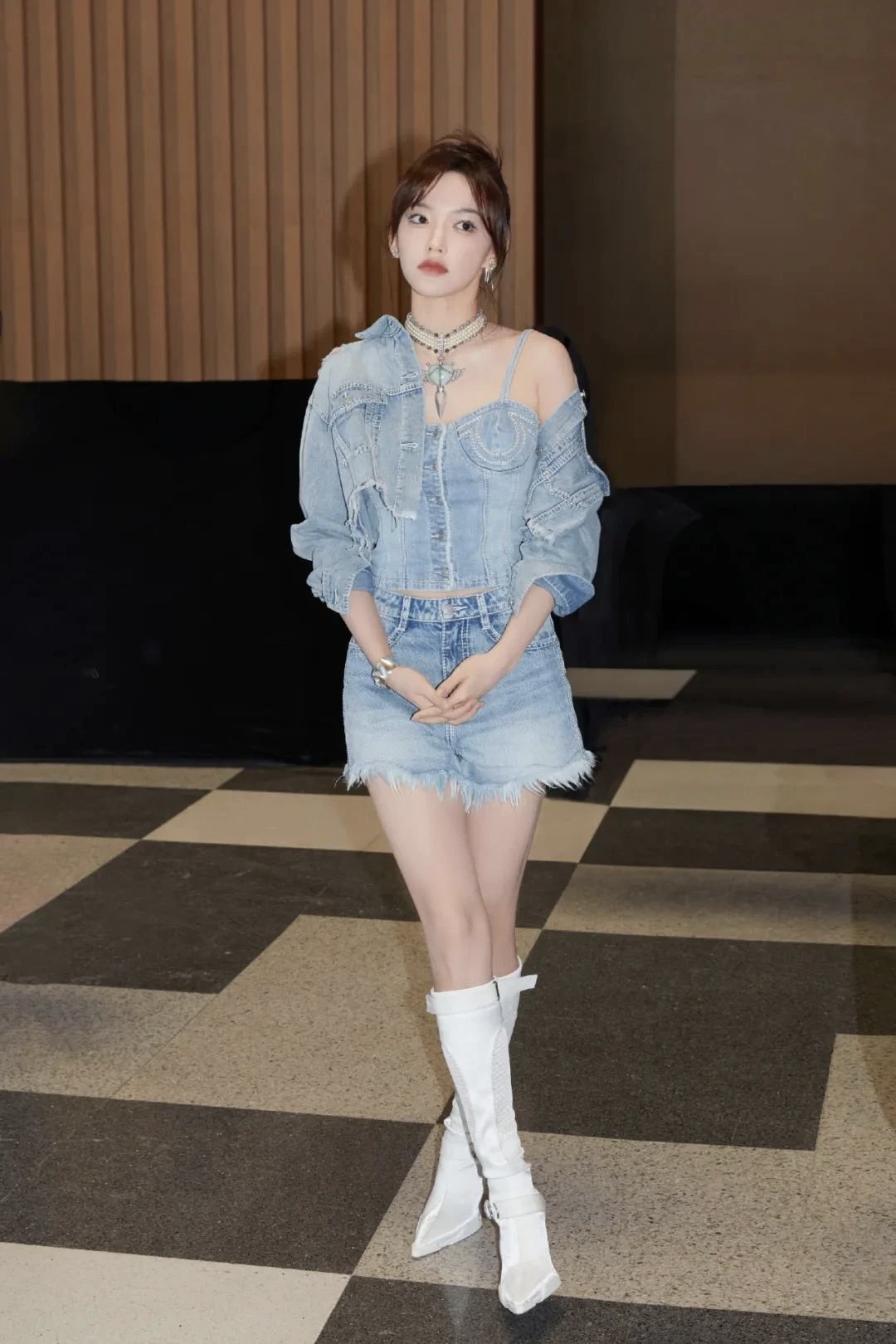 程潇全身牛仔好辣啊