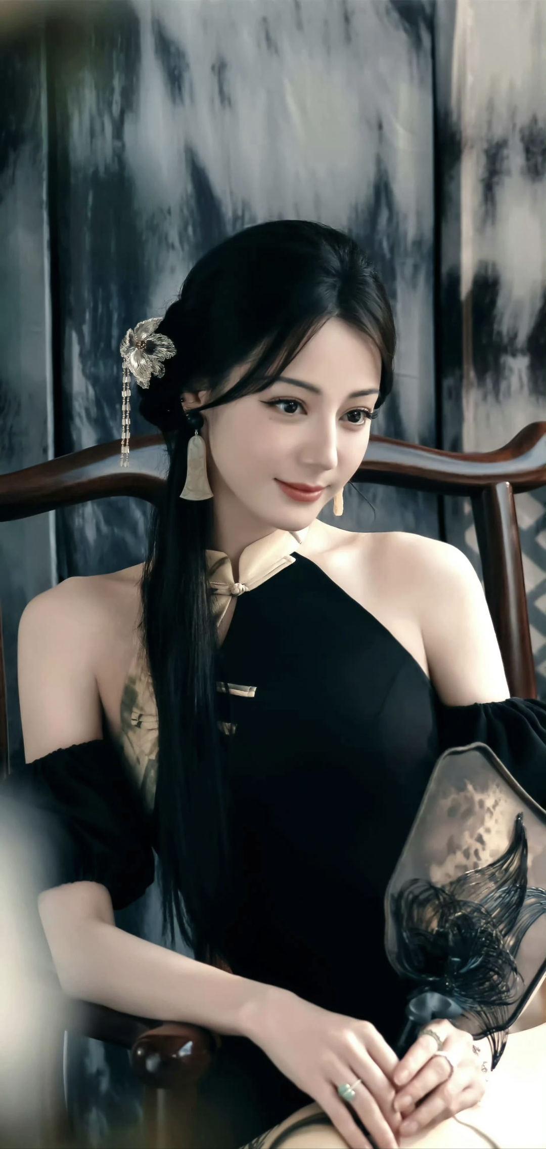 迪丽热巴古韵旗袍,婀娜身姿,别有韵味