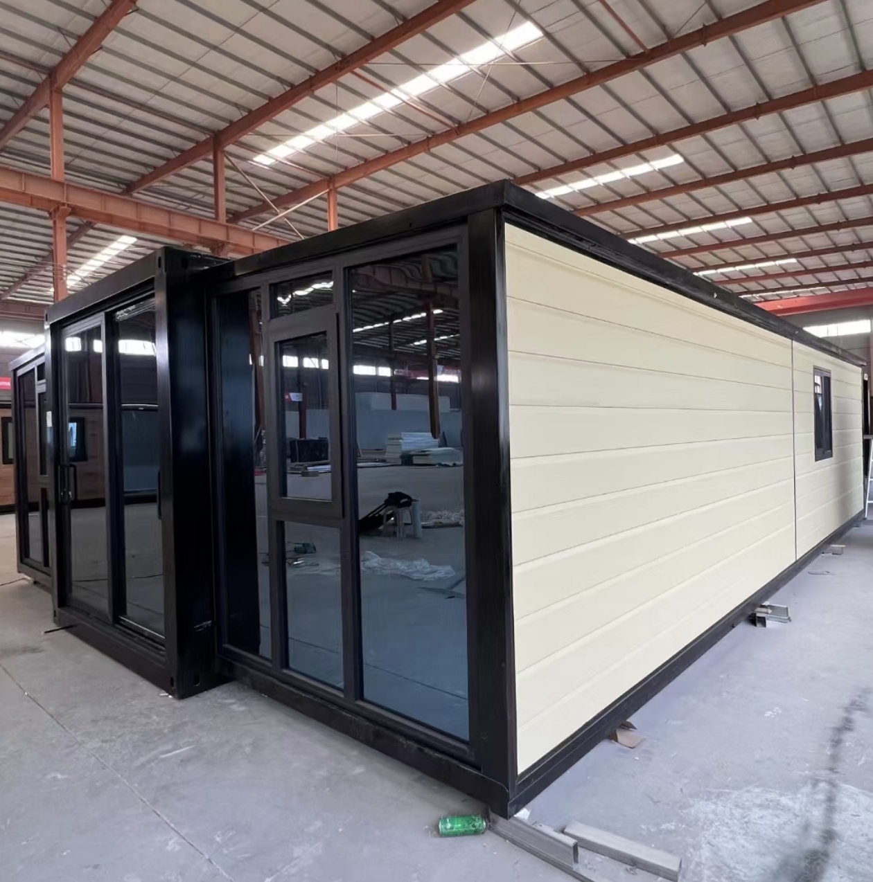 咱们常见的都是固定在一个地方的房子,可你留意过移动房屋活动房吗?