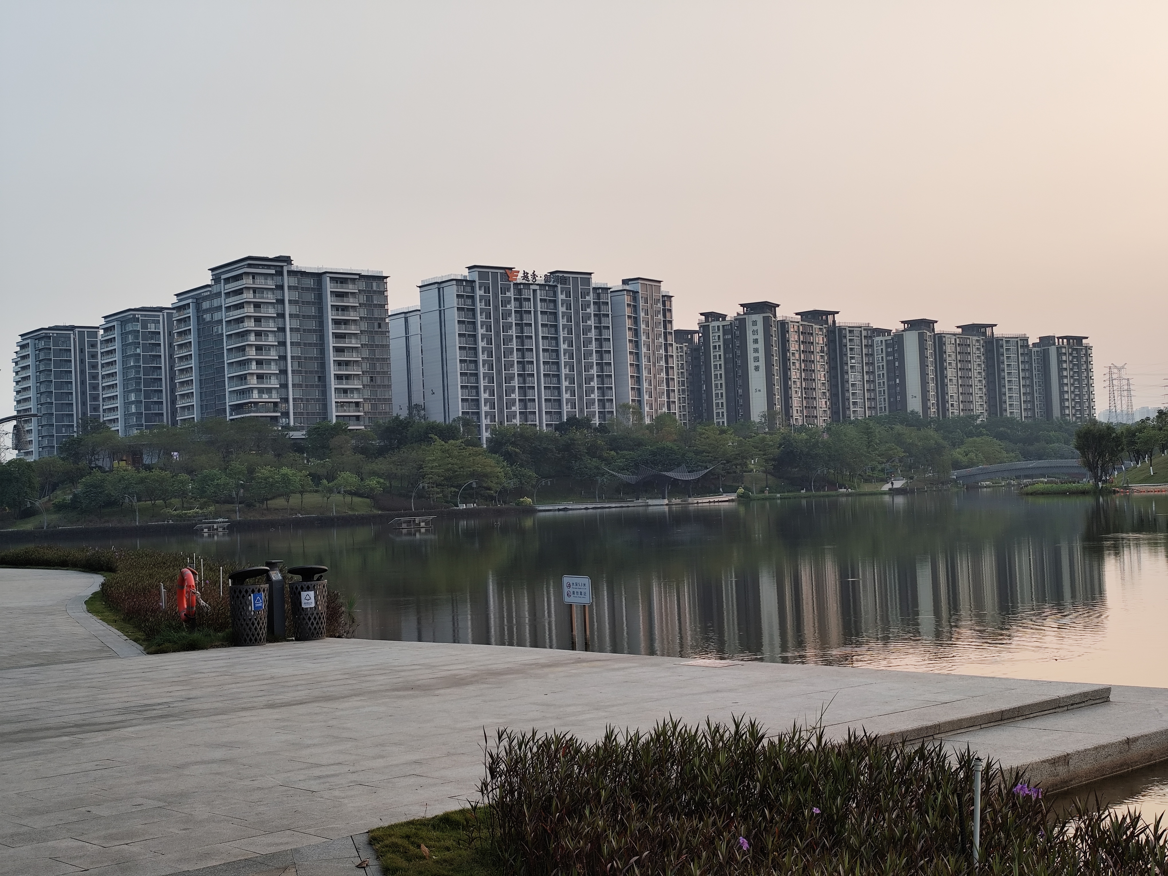 广东省佛山市南海区狮山镇,中国第二大镇,博爱湖风景不错!