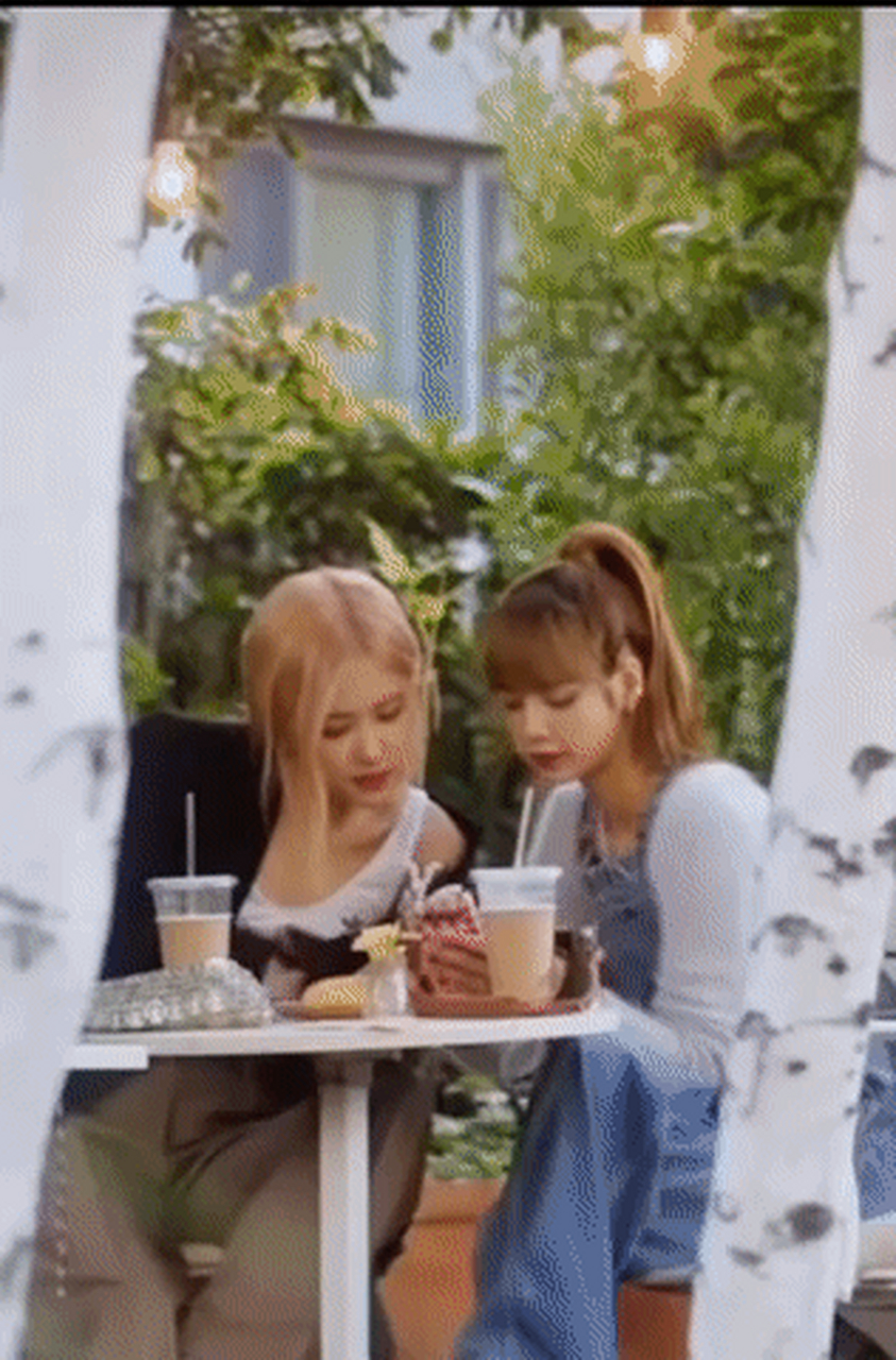 lalisa安利小铺 五花肉锁死 朱黄和leo分着吃了#lisa# #朴彩英