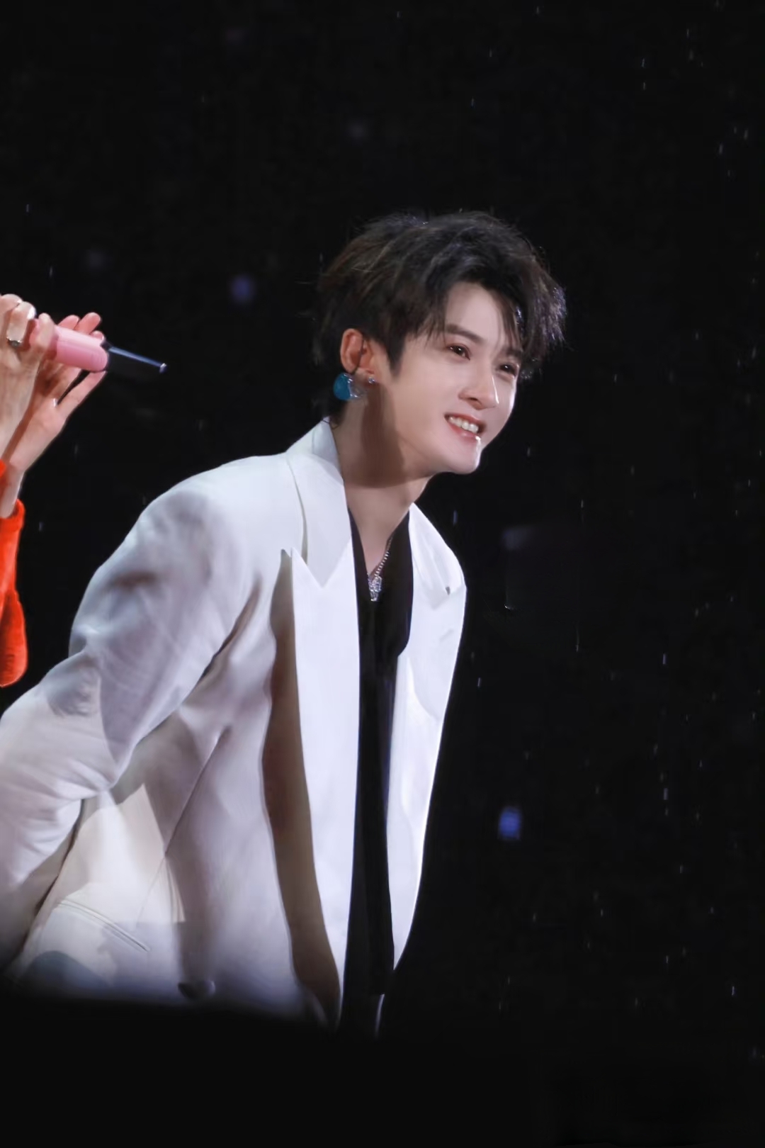 太惊喜了,莫文蔚上海嘉宾檀健次,喔,白马王子出现了,这是什么神仙组合