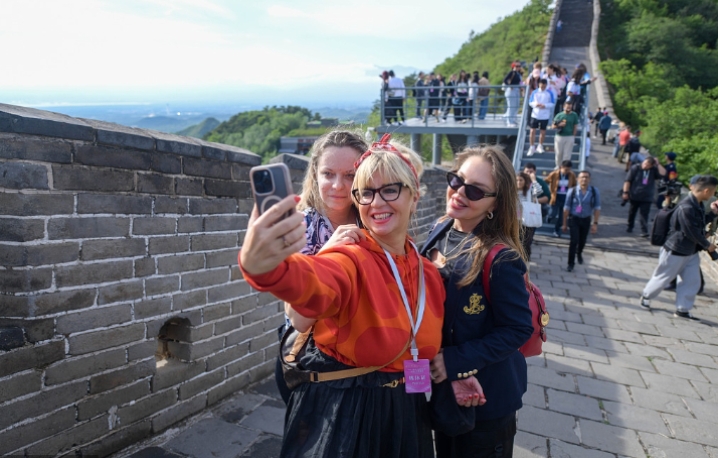 为什么最近多了很多外国博主来中国旅游的视频?