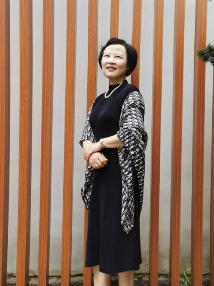 我来替我姑姑回写一下吧,我姑姑70多了,两个儿