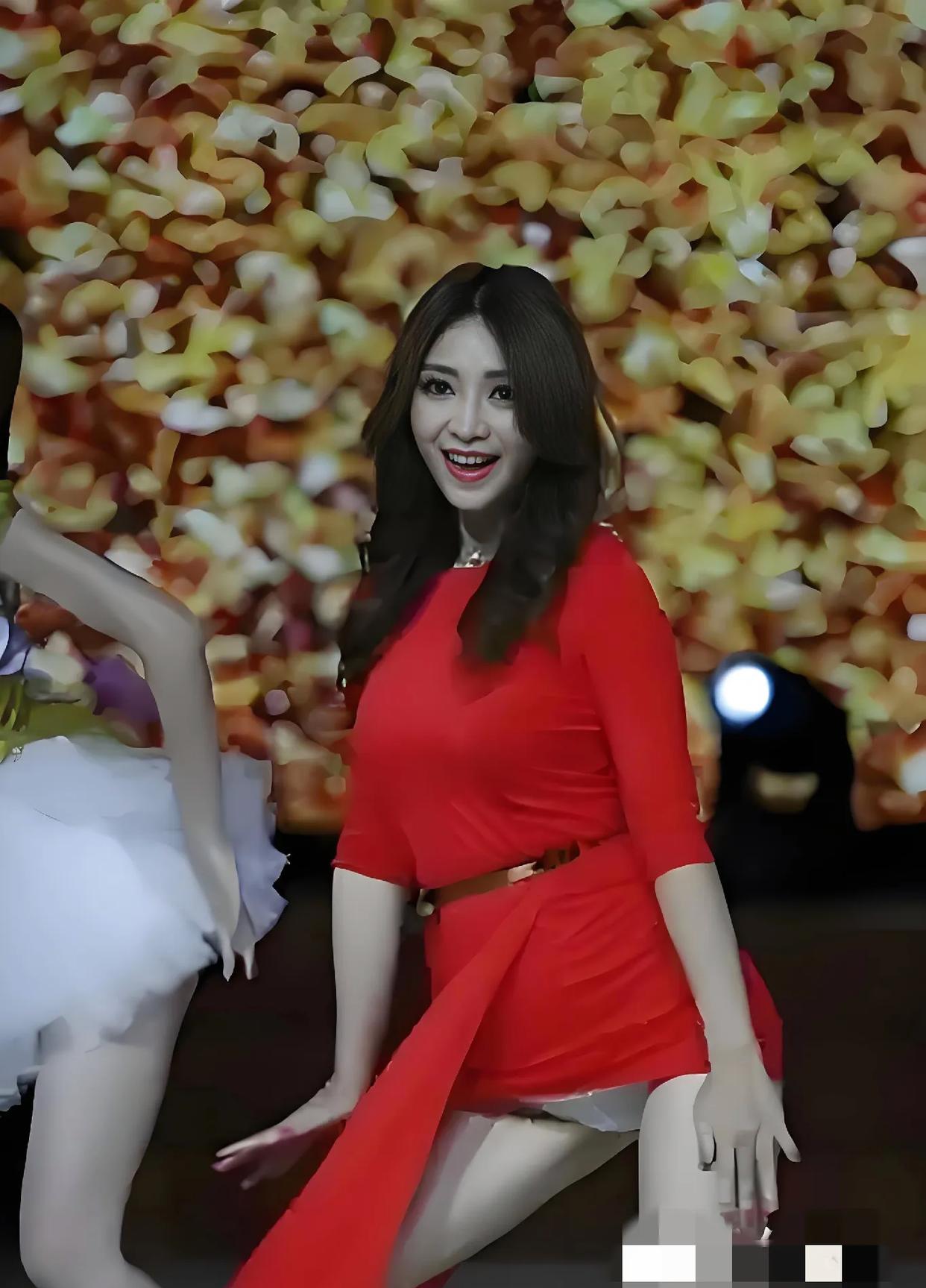 2016年在巴厘岛举办的那场婚礼,无疑成了柳岩演艺事业的一大污点