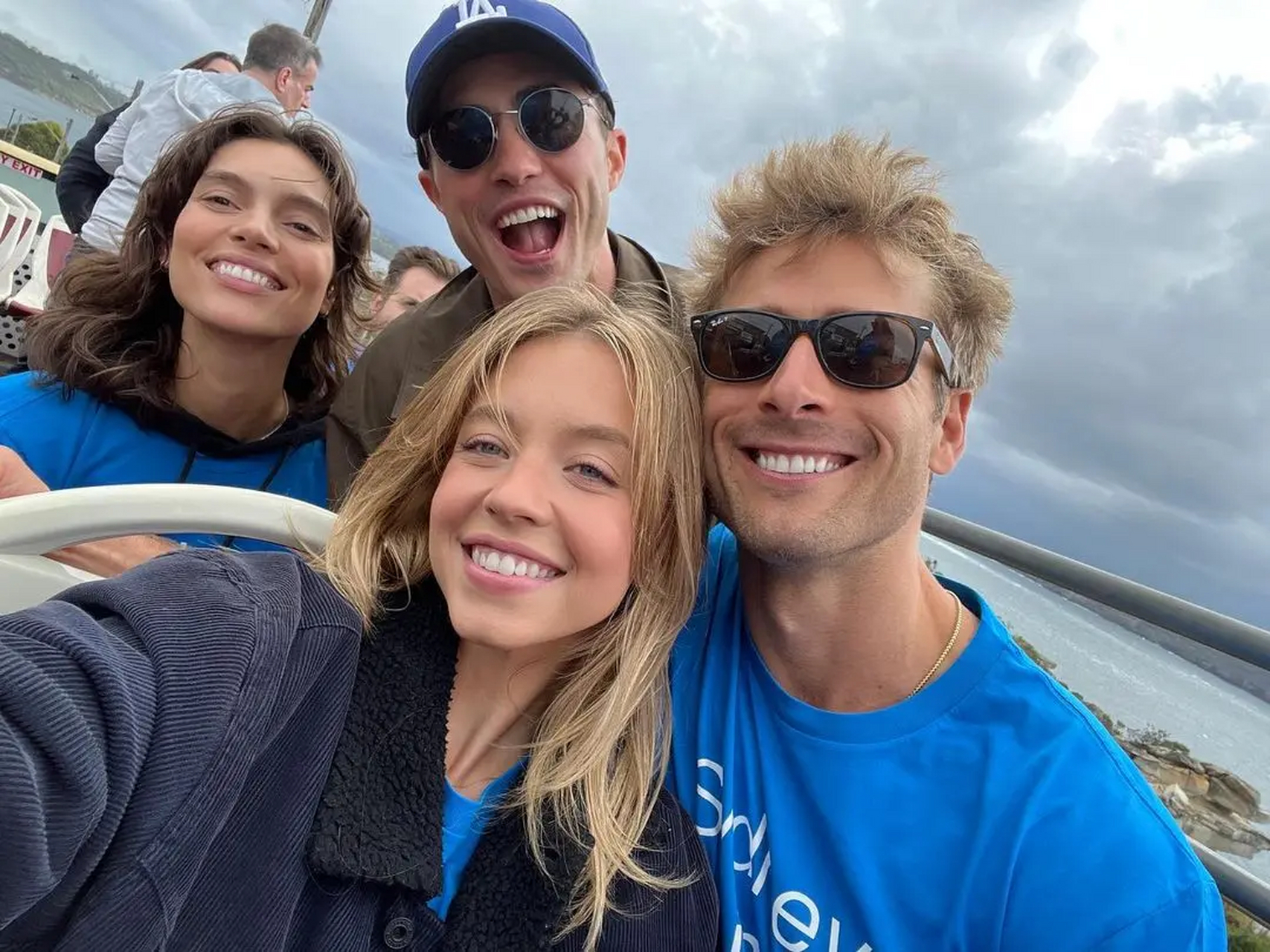 sydney sweeney与同剧男演员被传因戏生情,还被扒出暧昧多时,要掷道