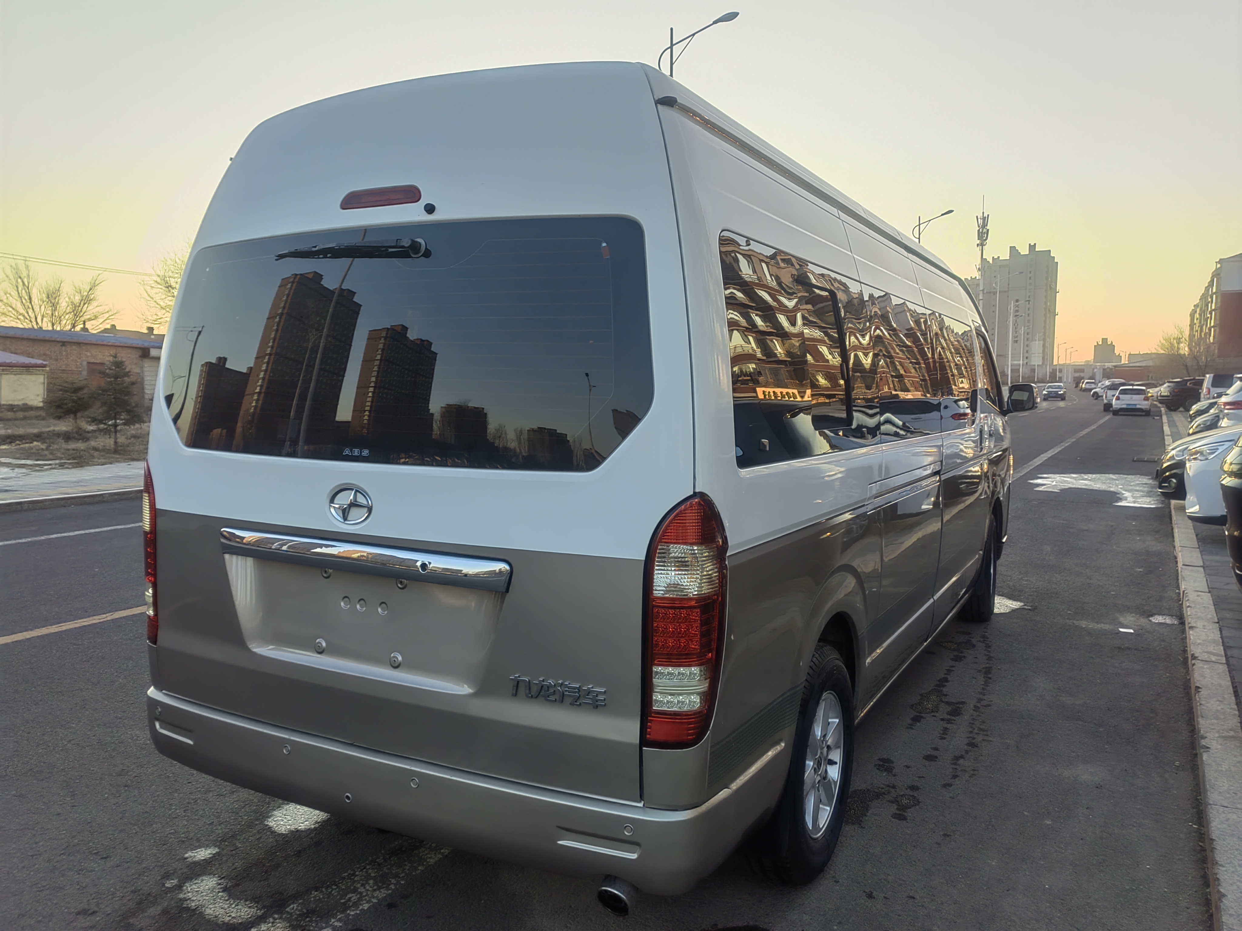 出售19年九龙14座,3