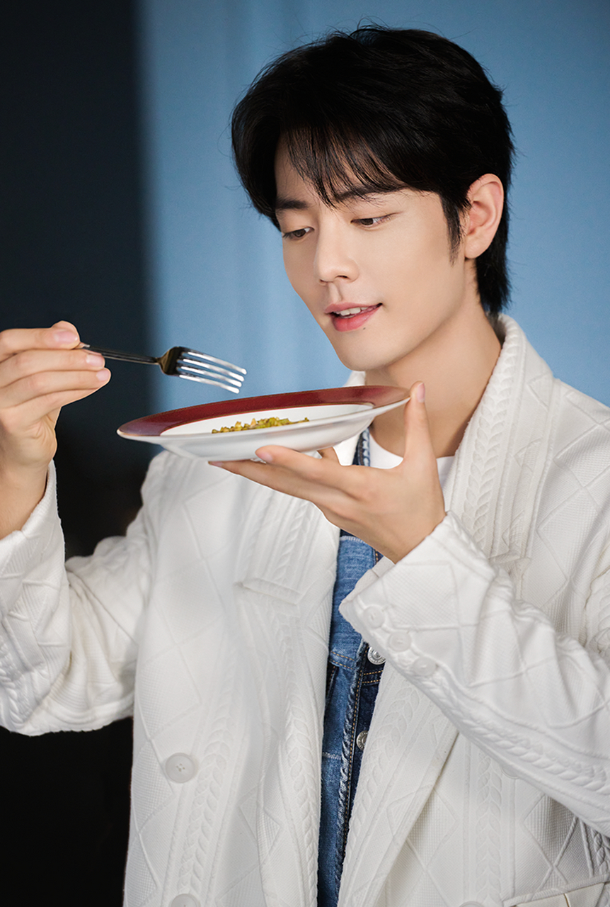 肖战骄阳伴我 #肖战盛阳# xz#肖战骄阳伴我#  少年热诚,赤忱岁月.