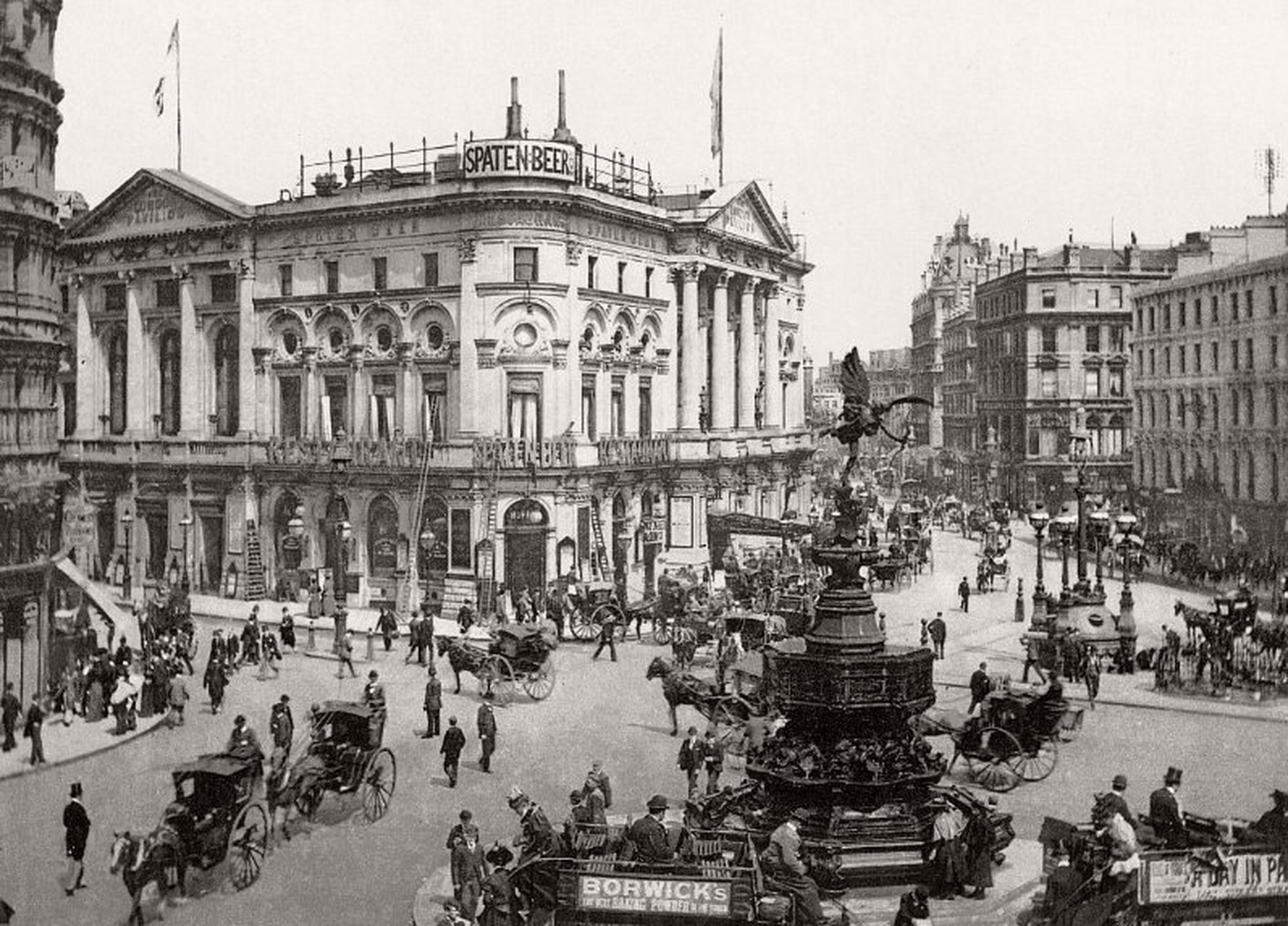 历史老照片# 看了十九世纪伦敦街头老照片,明白为什么马路为什么叫