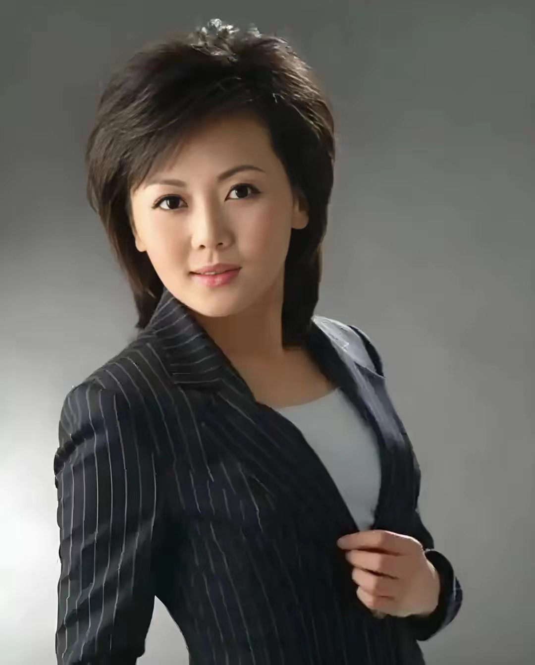 谁  柴 柴璐主持人写真主持人柴璐简历央视柴璐老公央视女主持人柴璐