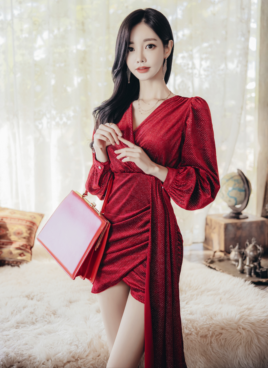 日常穿搭# #孙允珠# 一身红衣.