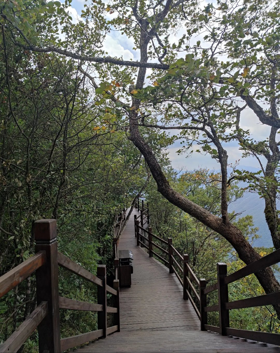 龙头山,位于陕西省汉中市南郑区小南海镇境内,国家aaaa级旅游景区