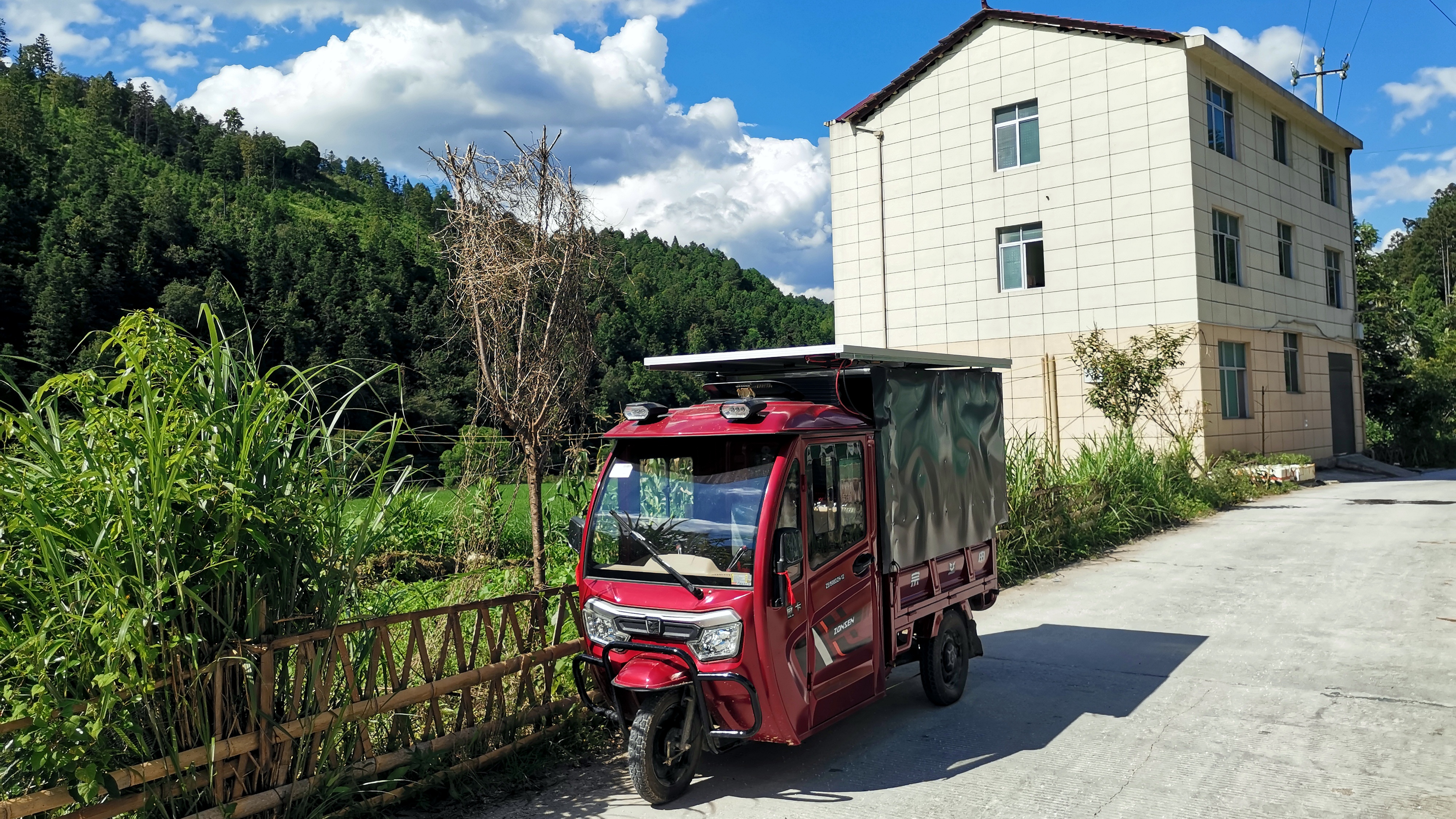 我们在这短暂的一生中,不停地追求着幸福,快乐和满足