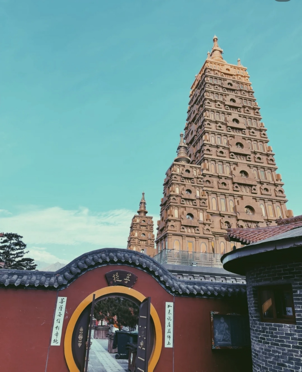 旅游攻略#五台山大宝寺坐落于五台山南台以东二十里的插箭岭上.
