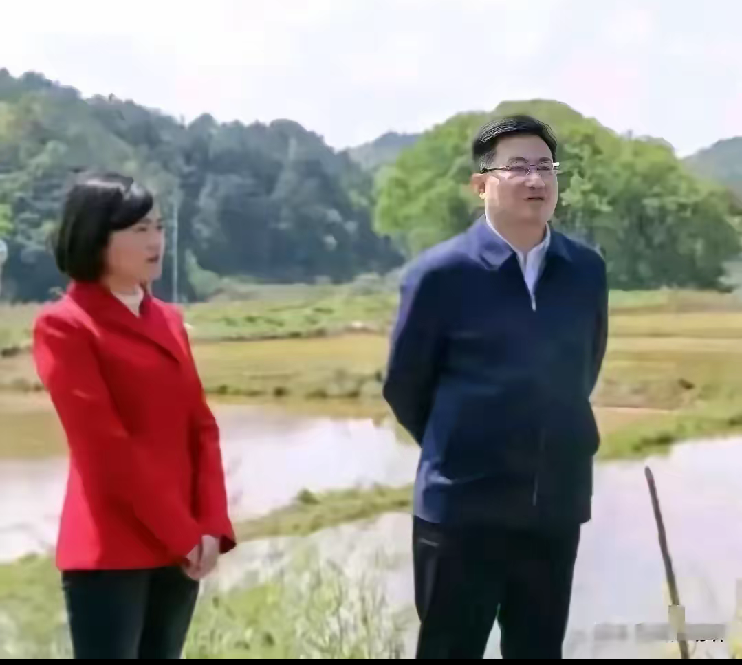 在中国传统文化中,上下级之间的交往礼仪有着明确的规定