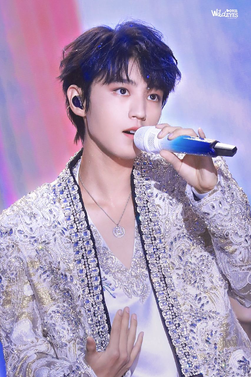 我来存图咯#王俊凯# #tfboys十年之约演唱会