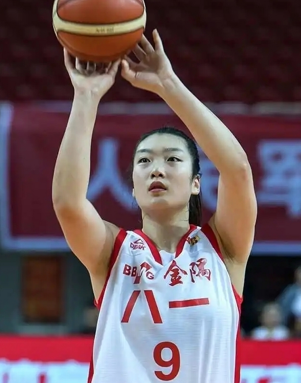 李梦～女篮球迷心中的女神,是否将成为过去…… #中国女篮李梦