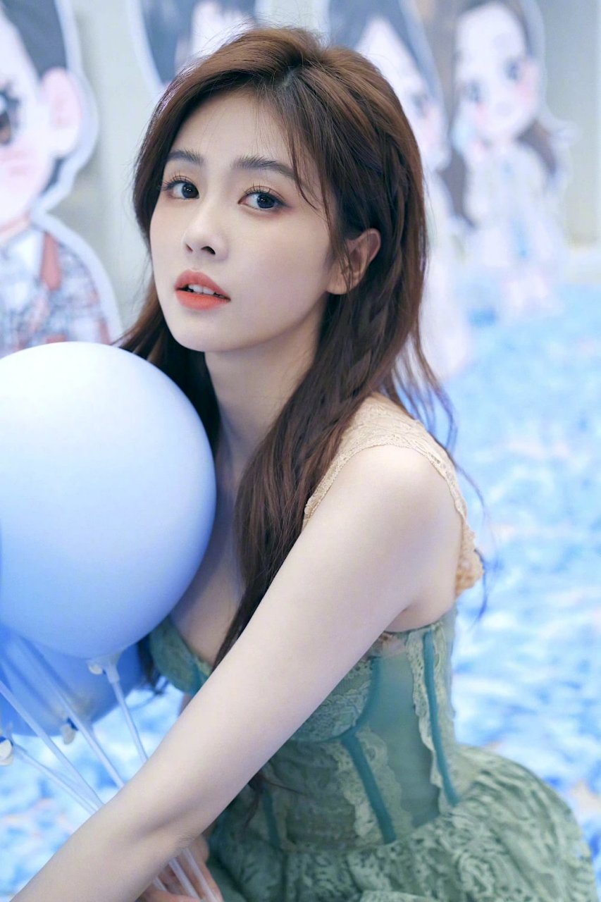 美女白鹿～肌肤如玉 美艳绝伦  #白鹿