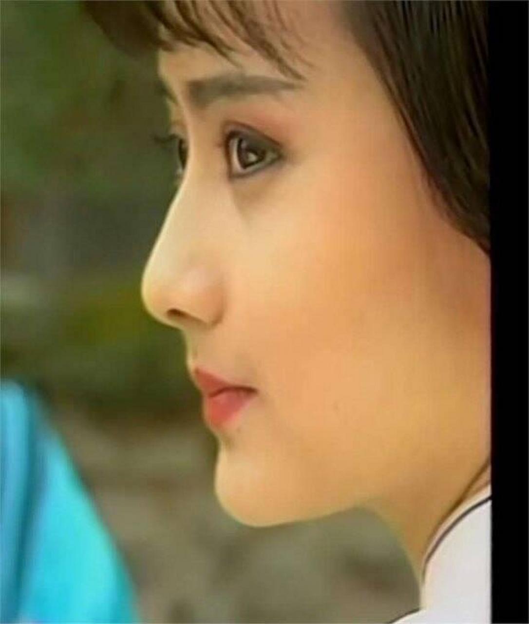 《梅花烙》中的陈德容,真是楚楚动人.