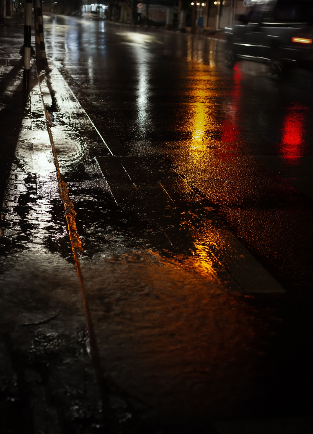 这个雨季总是耍着流氓