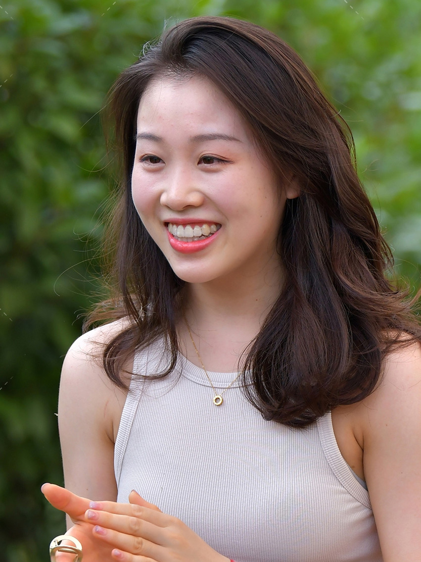 [鼓掌]微笑是幸福的源泉,微笑是心灵的慰籍,微笑是如意的开始,微笑是