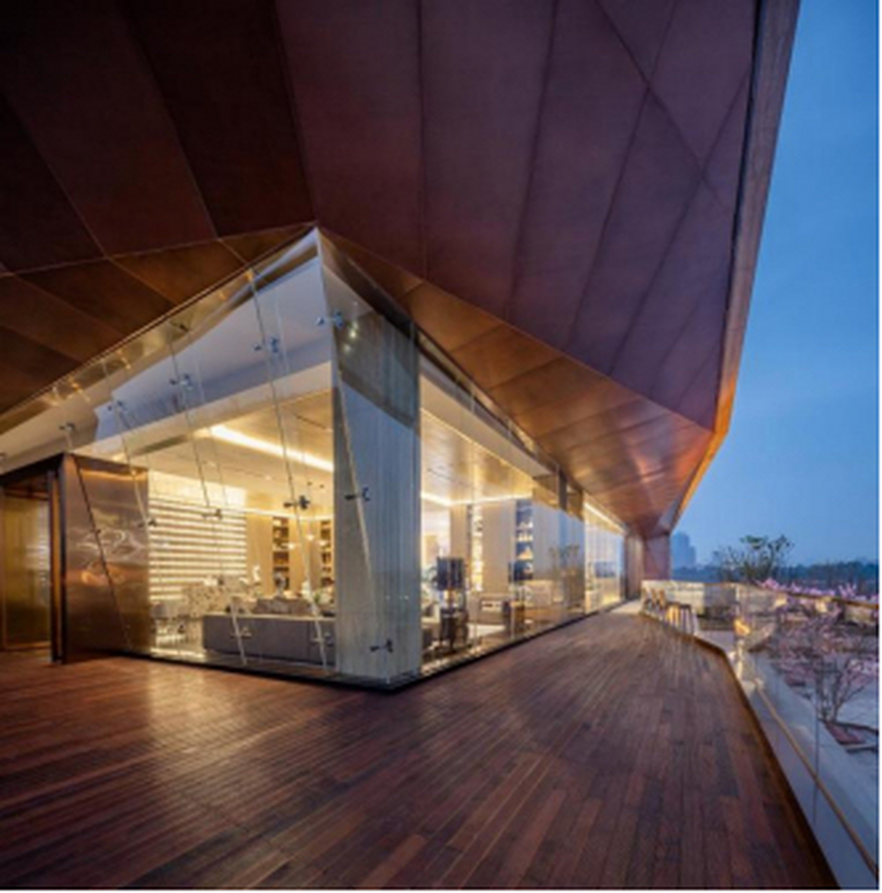 奥园郭梓文 在带领奥园集团不断做大做强的过程中,奥园郭梓文也获得了