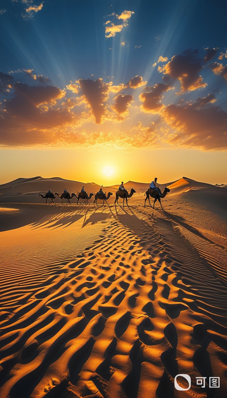 夕阳下,骆驼队悠然行走在金色沙丘,远行