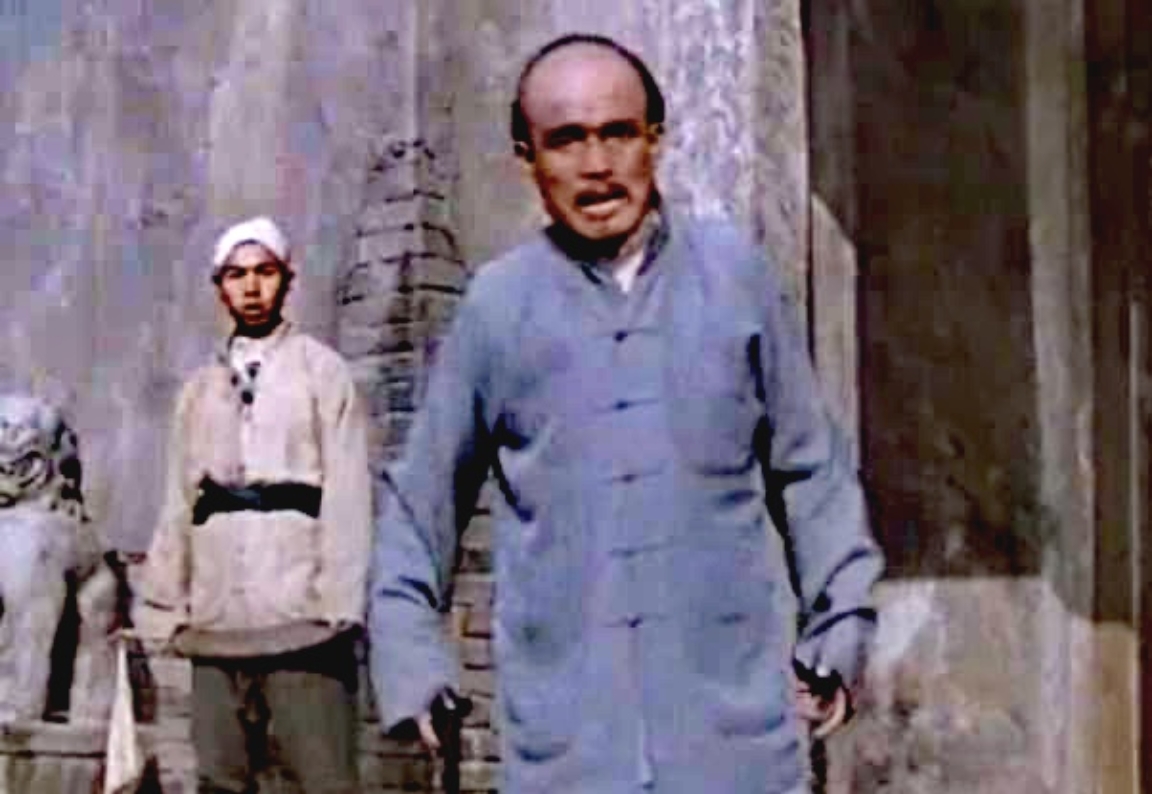 在反派演员中,我最恨也是最喜爱的演员竟是彭霸天的扮演者陈金鹏.