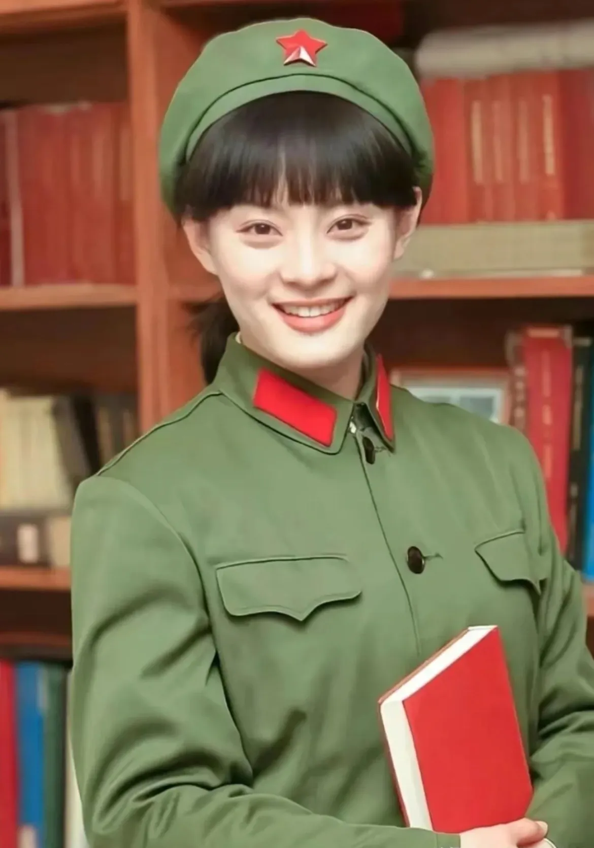 孙俪说她15岁领舞《荔枝飘香》这舞蹈让她得了二等功还能跟大领导