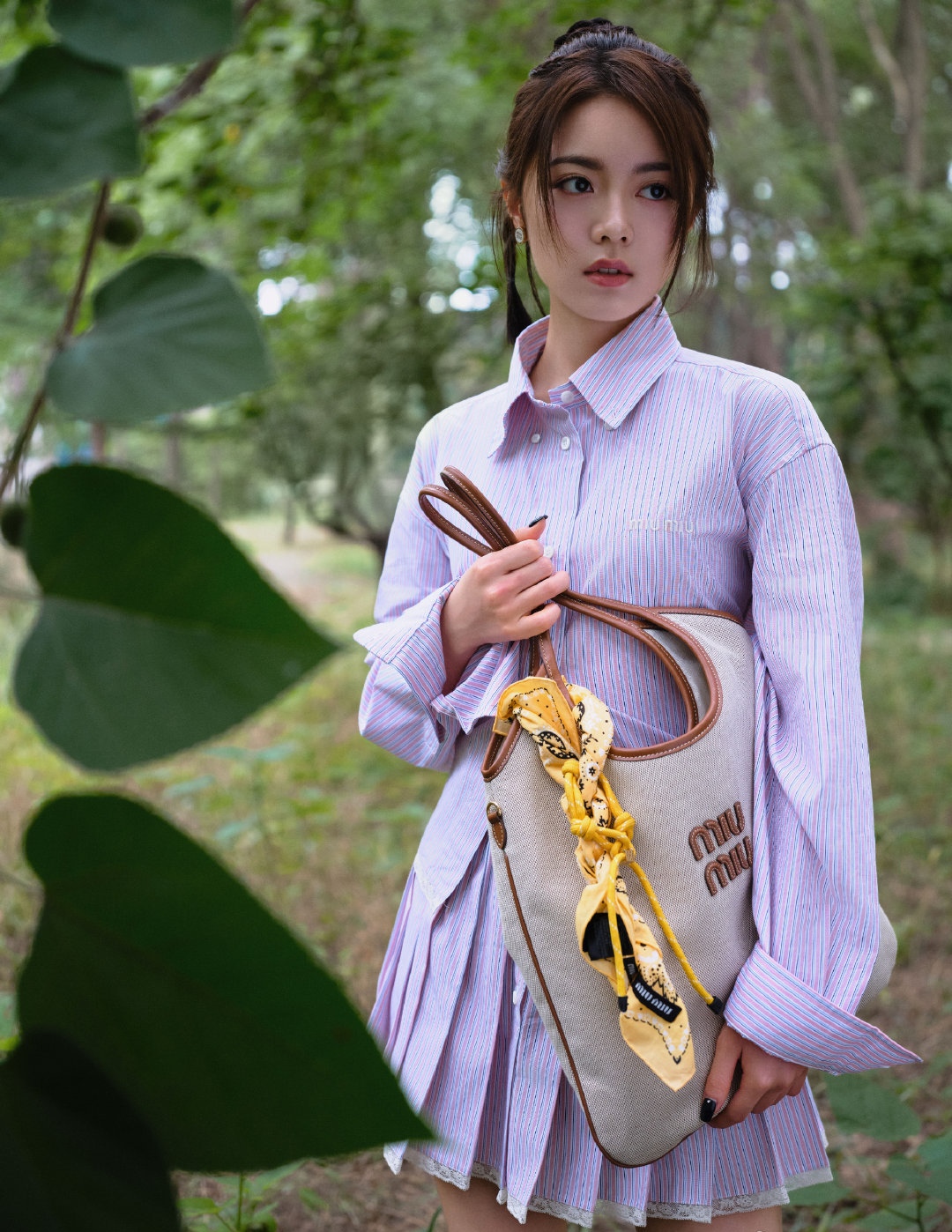 作为miumiu品牌代言人,她真的是把青春活力和时尚态度完美结合,让人