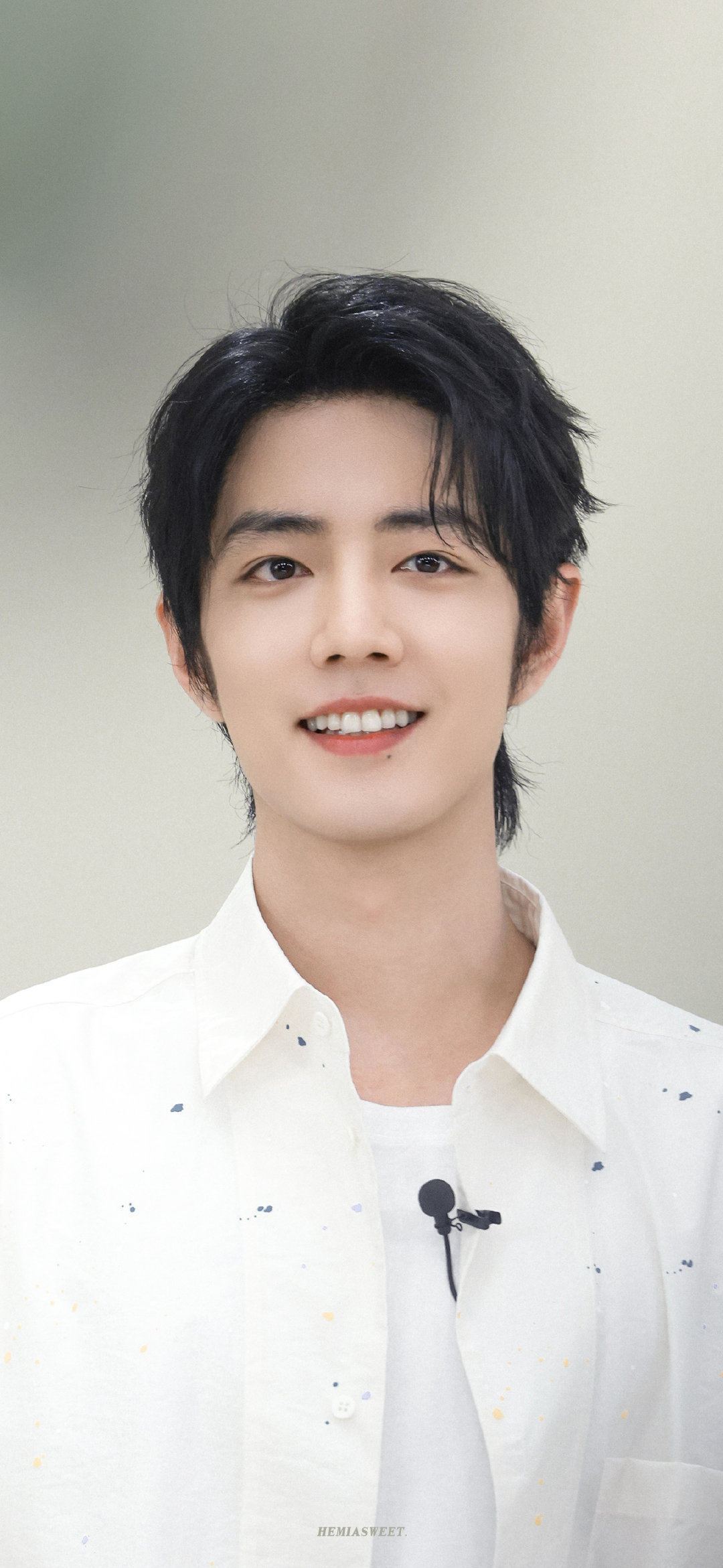 大家好,我们又有眼福了!肖战小哥哥的最新直播,状态简直满分!