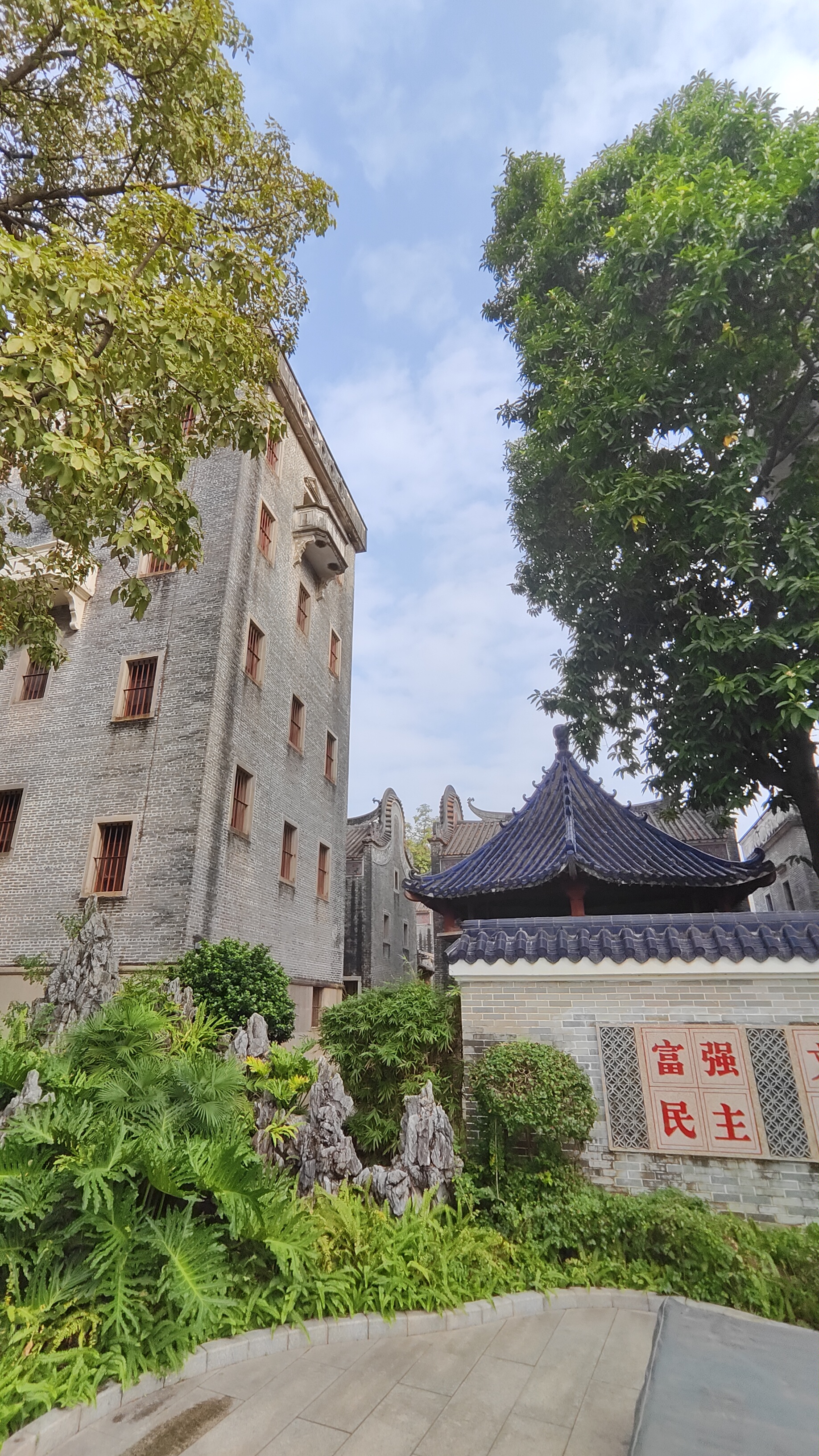 96佛山南海九江吴家大院,由爱国华侨始建于1887年,是保存92非常