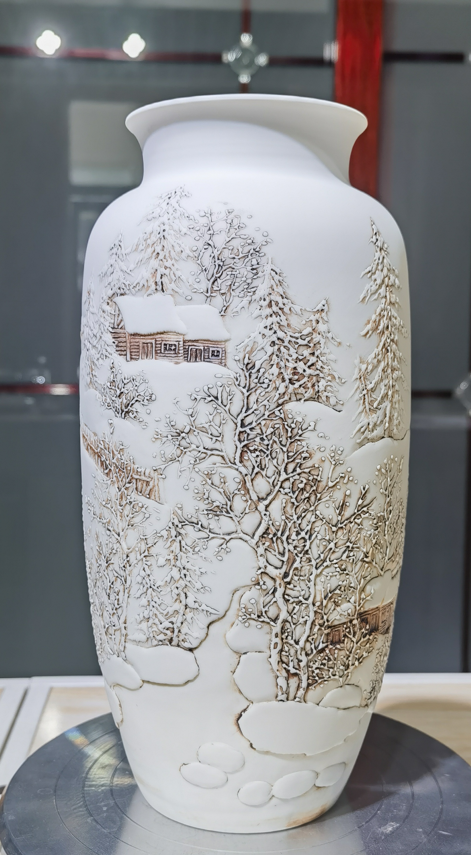 万物恃之而生而不辞,功成不名有,衣养万物而不为主