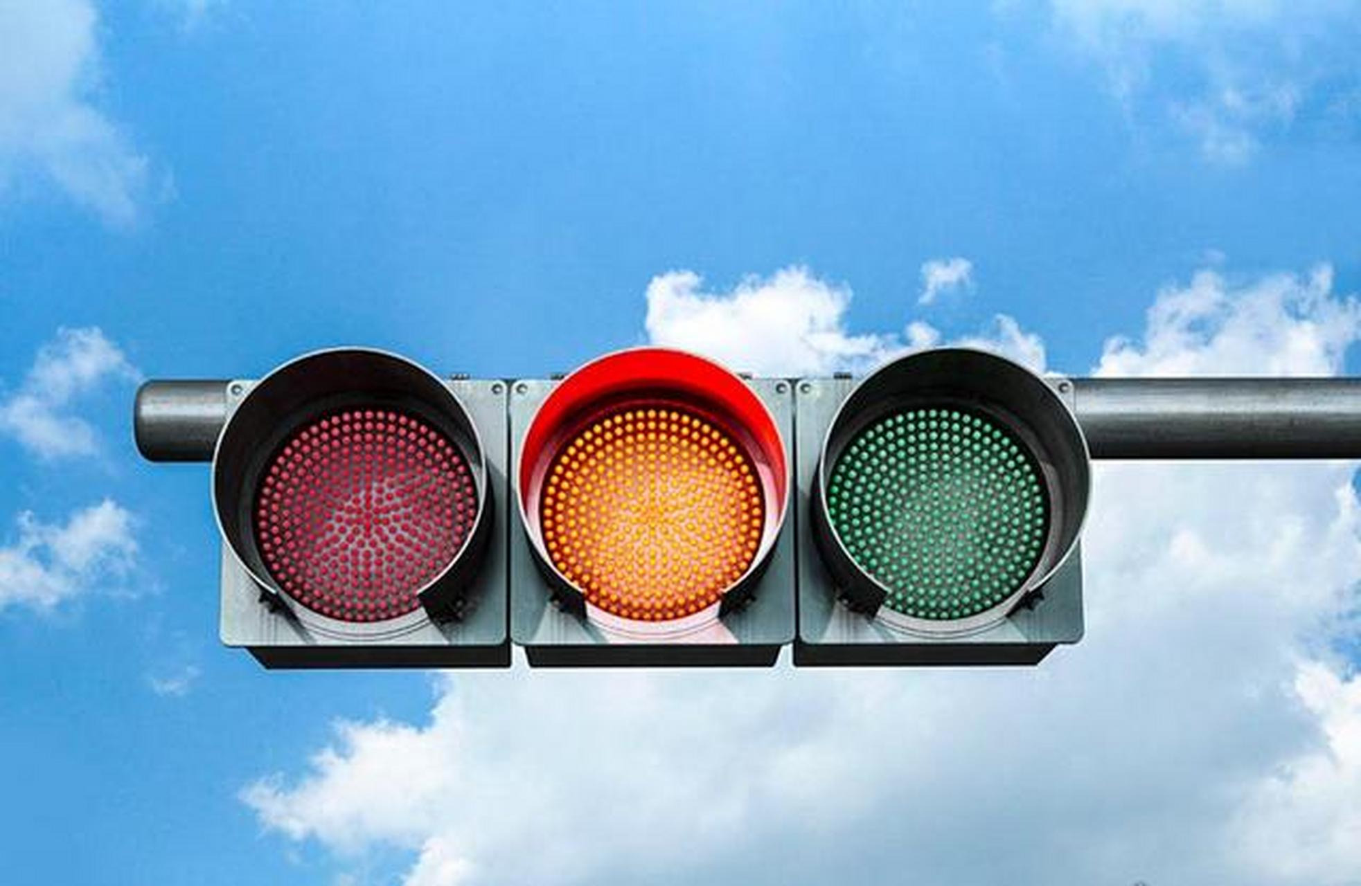 人生的十字路口,没有红绿灯指示,更没有导航,怎么走真的很迷茫……生