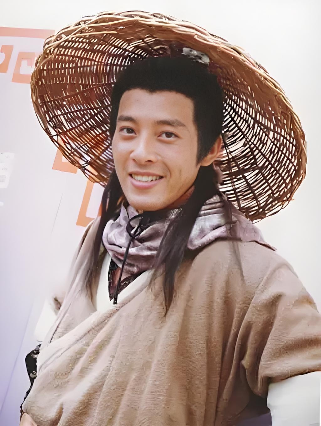 看了那么多版本的令狐冲,还是感觉吕颂贤版本最契合,虽然他不一定是