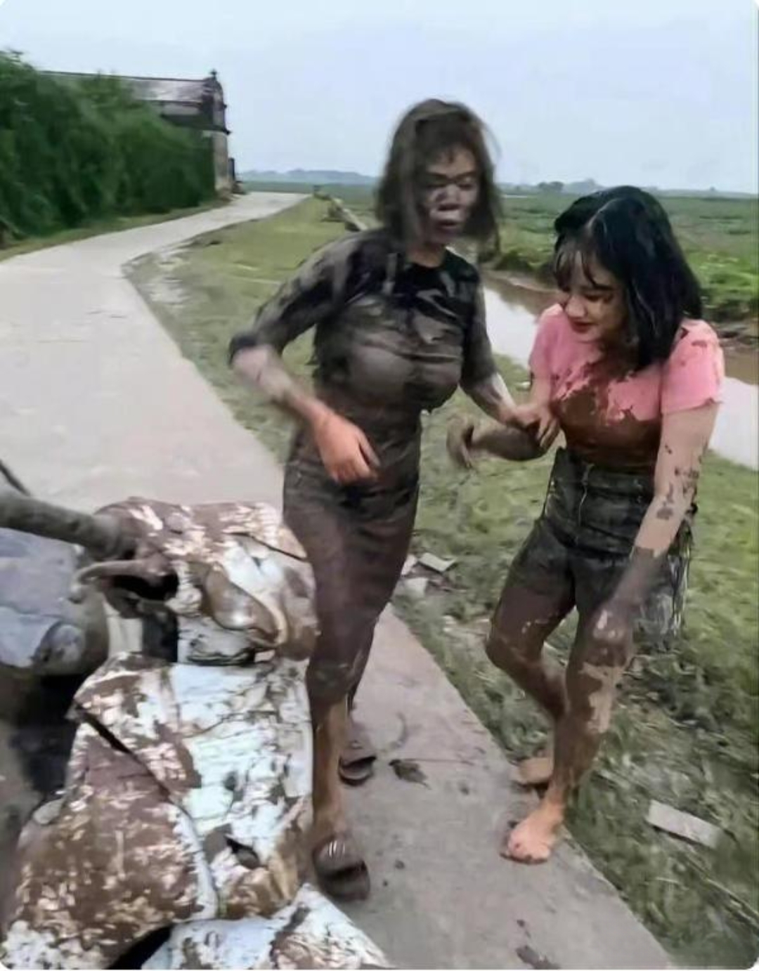 小女生也是鬼火少年吧!