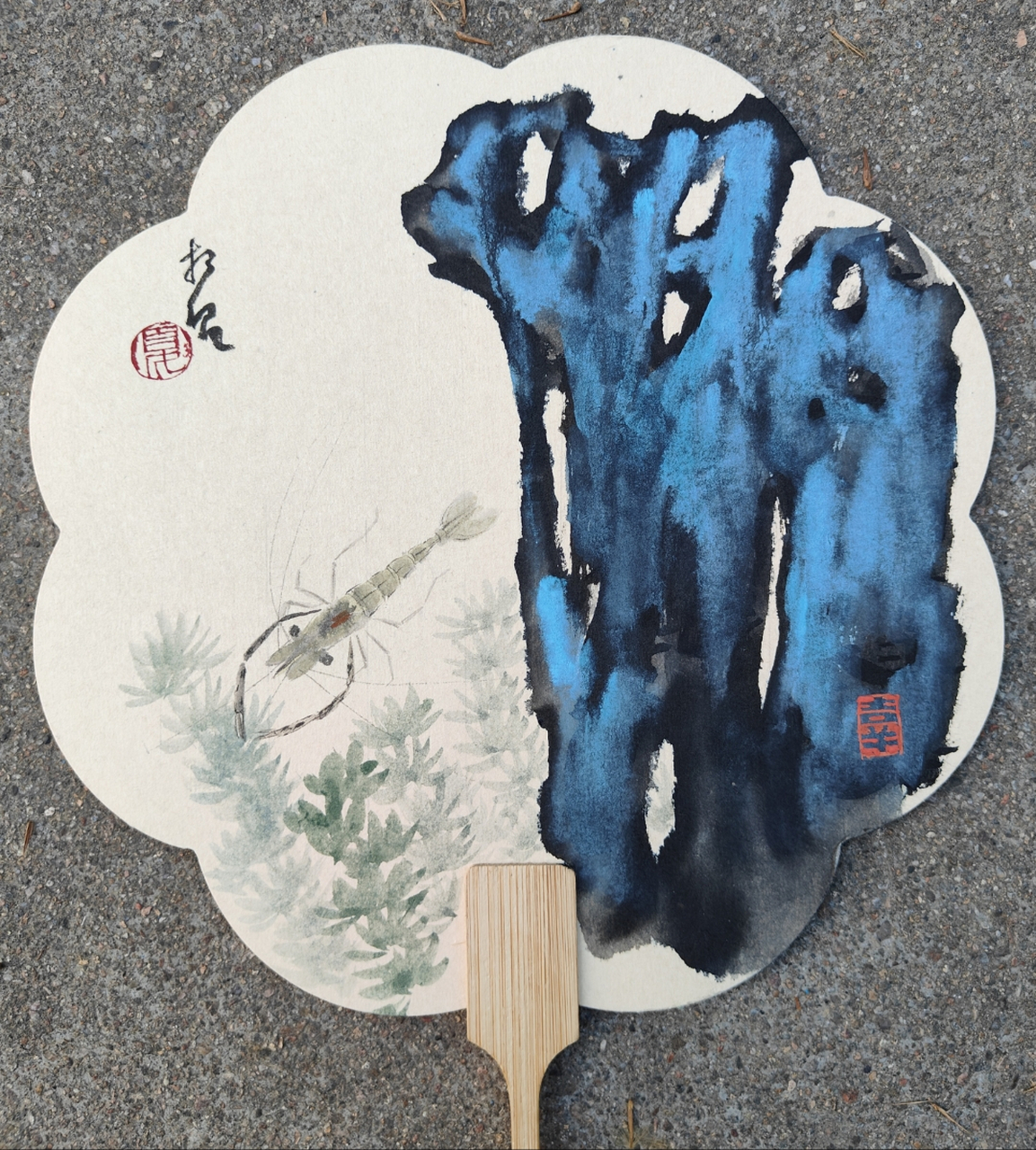 青岛张朋先生画的鹰笔墨精炼,摹画了两张,自己画的便是诸多废话.