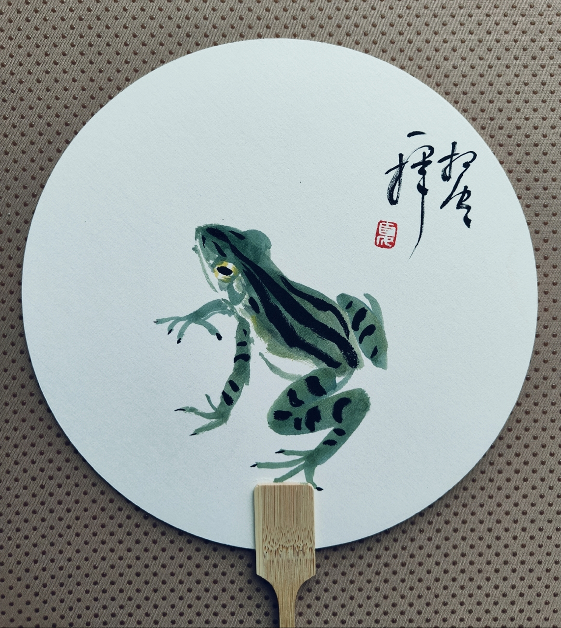 青蛙# #鸟# #国画花鸟# #写意花鸟画# #扇# #石榴# #大熊猫