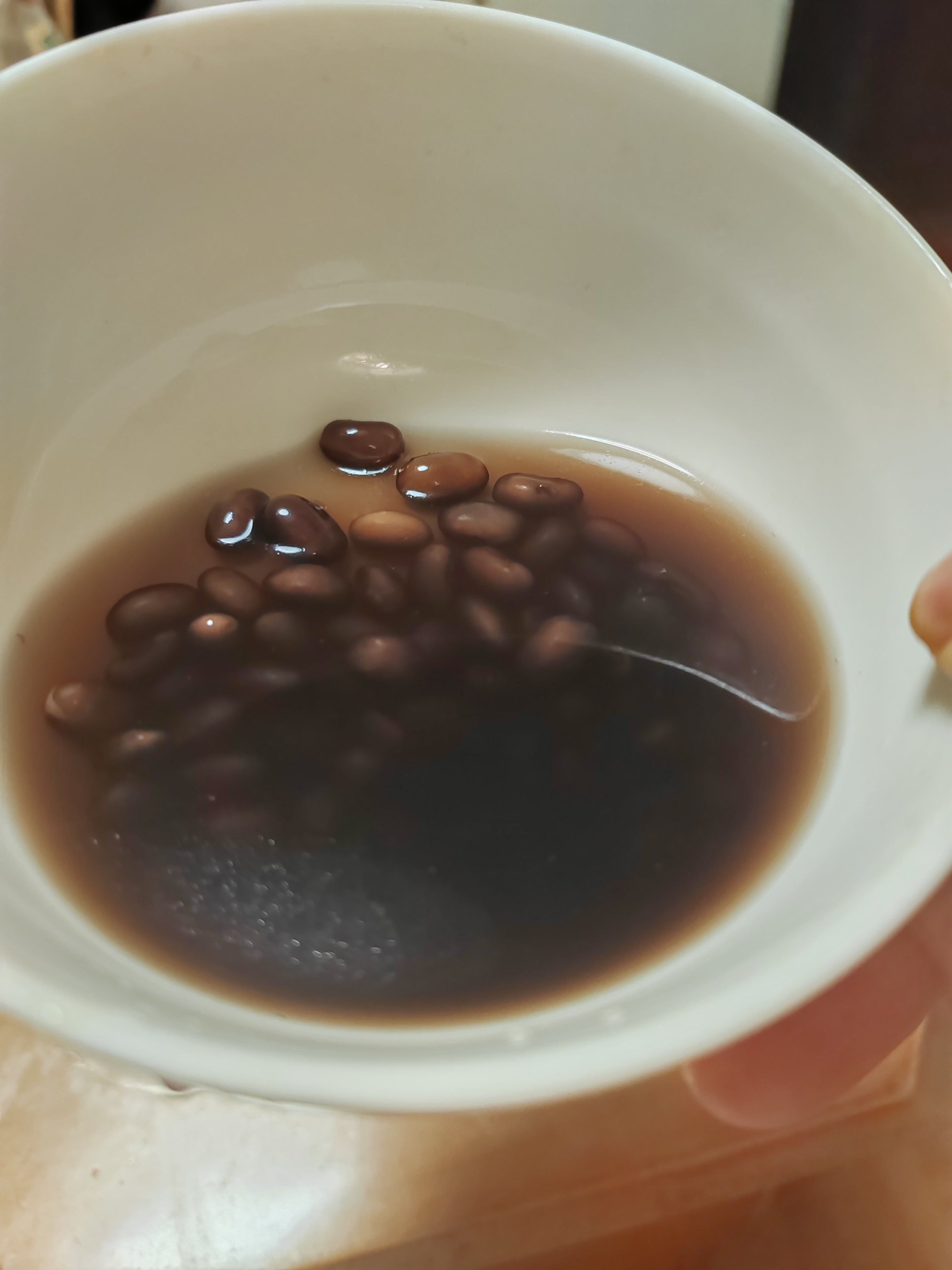 以前我妈拿给我的黑豆她自己种的再怎么煮都是黑的
